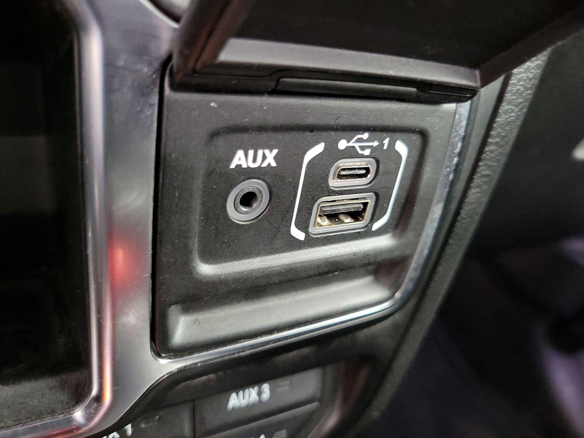 Thumbnail: 2021 Jeep Wrangler - 18