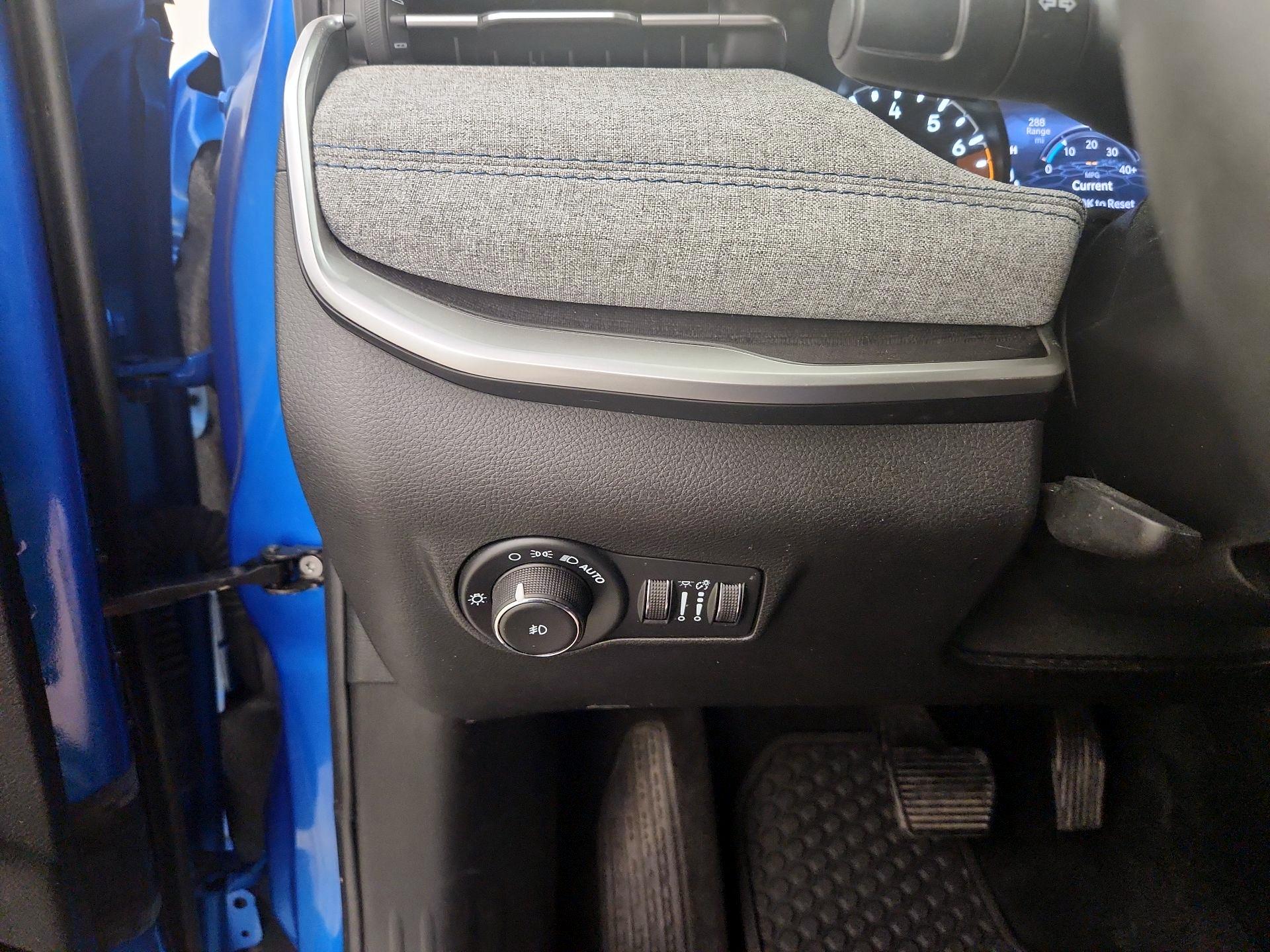 Thumbnail: 2023 Jeep Compass - 13