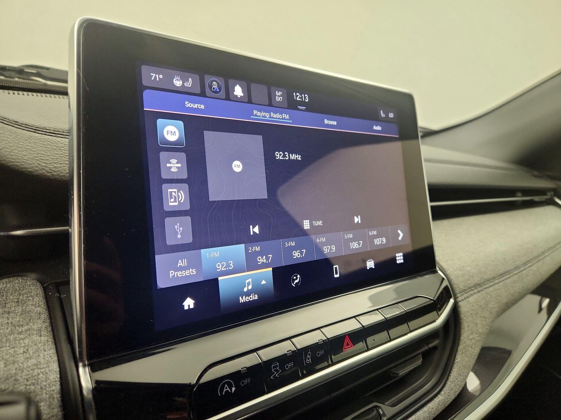 Thumbnail: 2023 Jeep Compass - 15