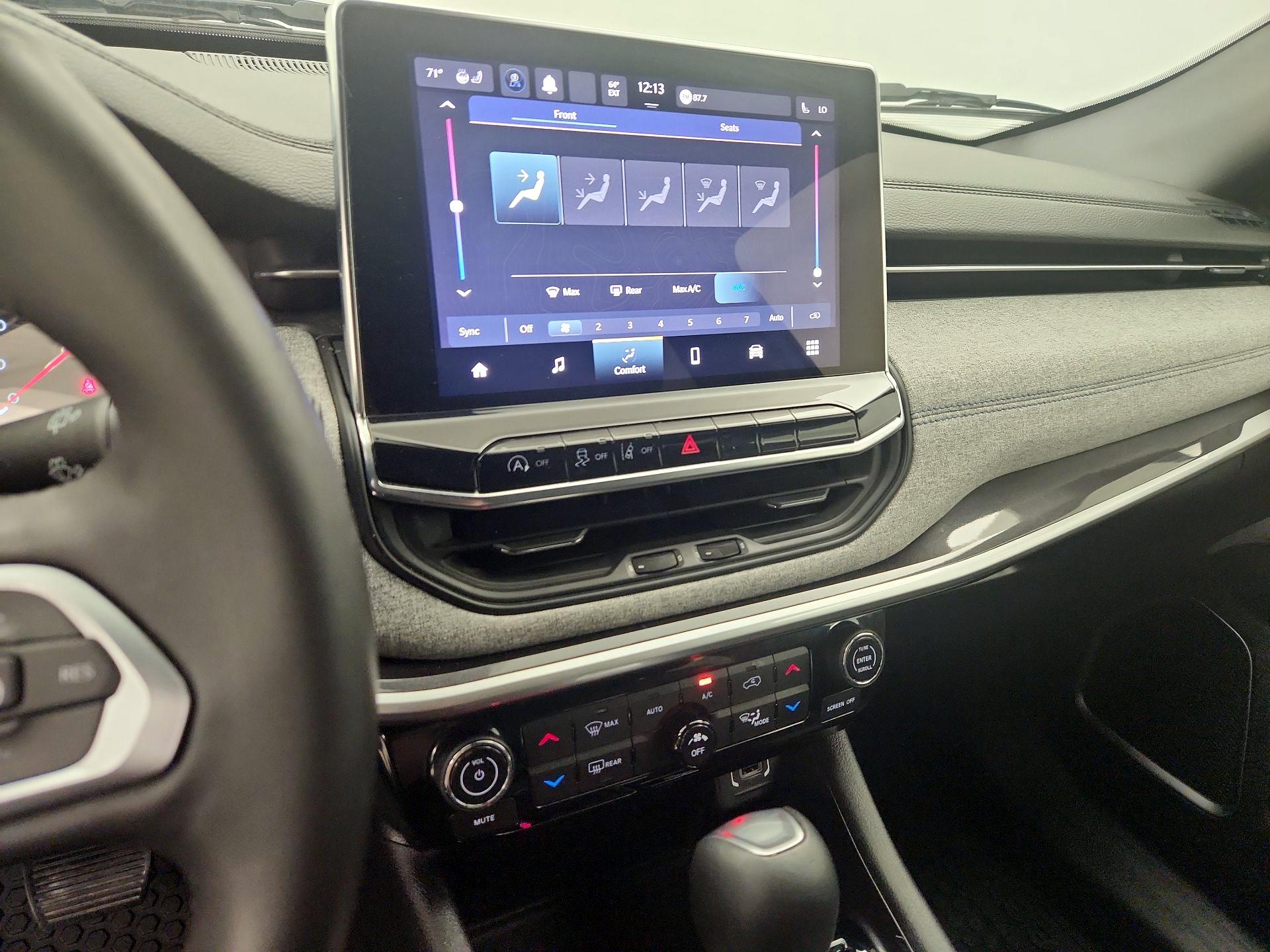 Thumbnail: 2023 Jeep Compass - 16