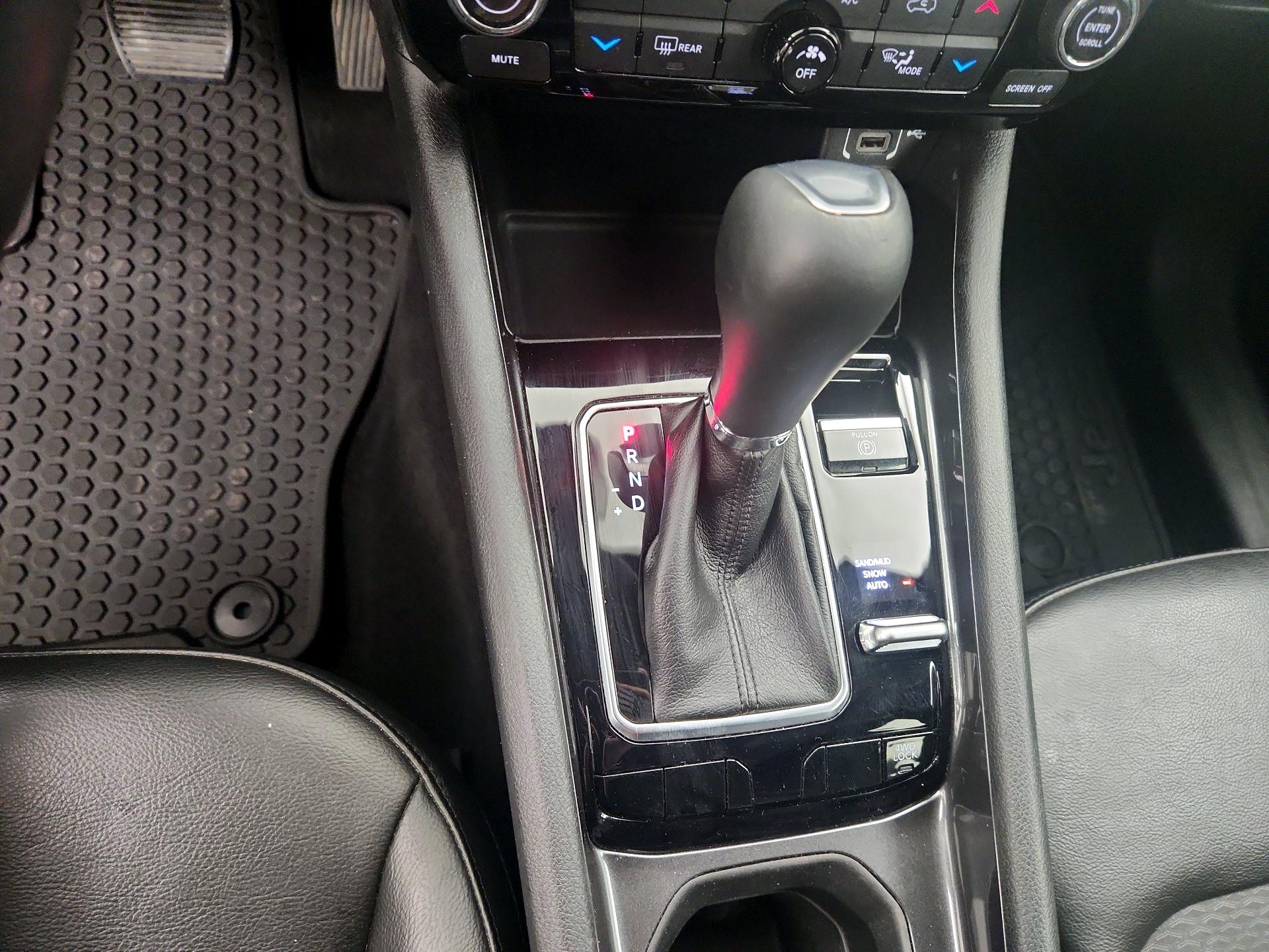 Thumbnail: 2023 Jeep Compass - 17