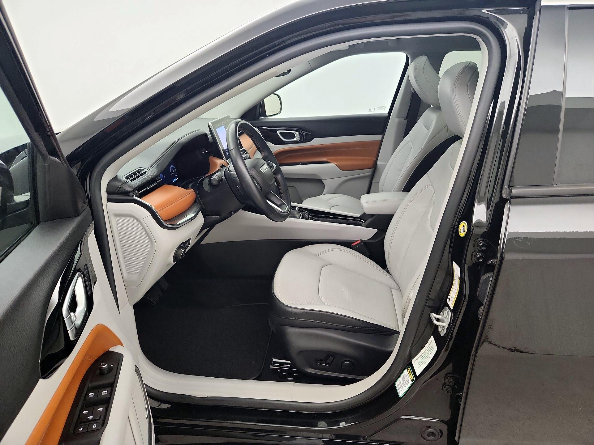 Thumbnail: 2022 Jeep Compass - 11