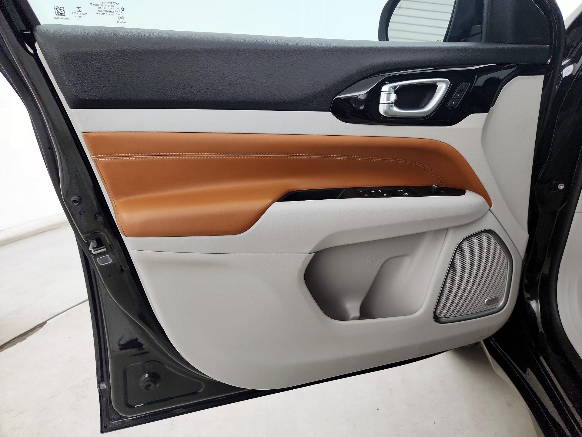 Thumbnail: 2022 Jeep Compass - 12