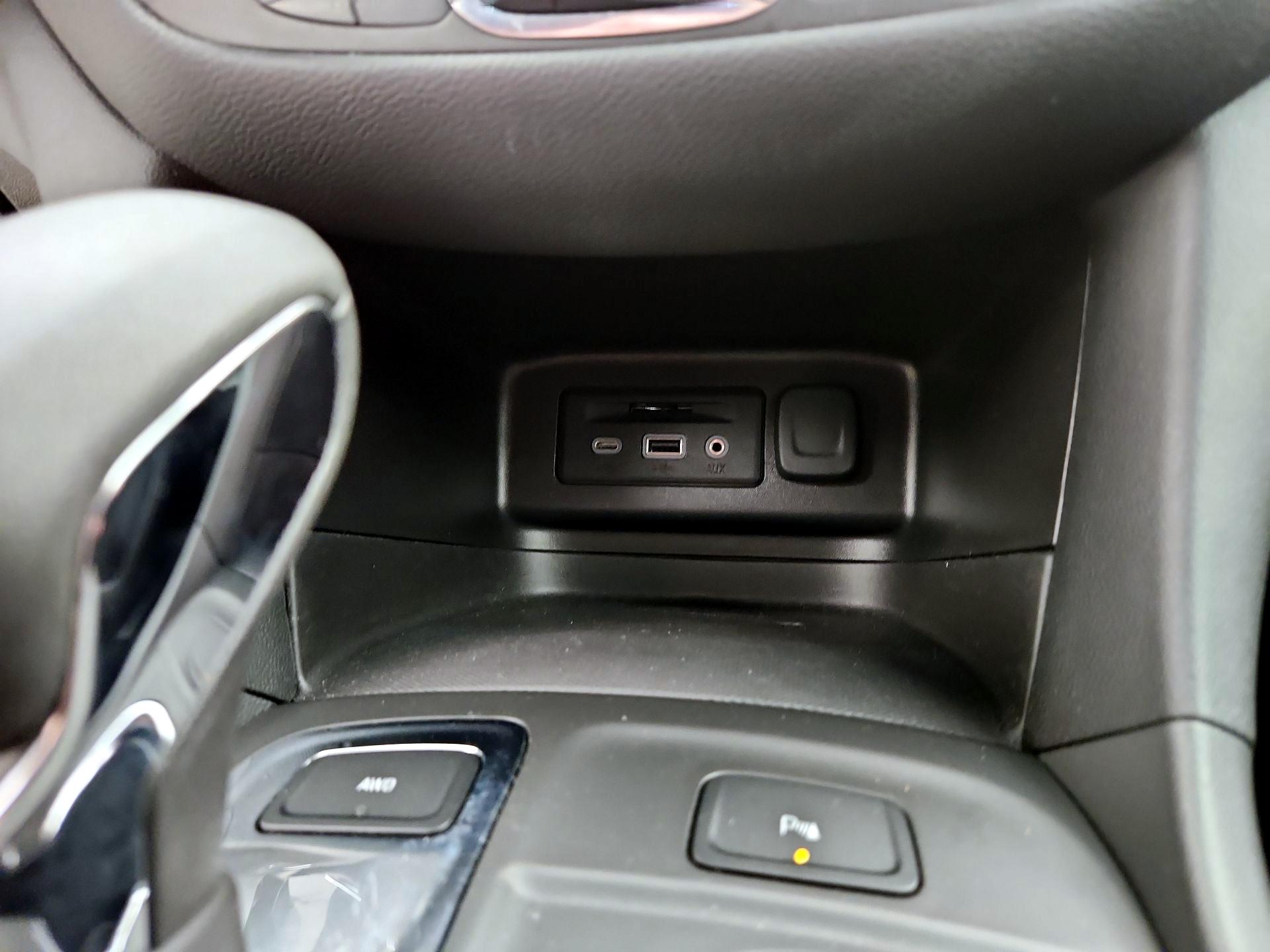 Thumbnail: 2023 Chevrolet Equinox - 18