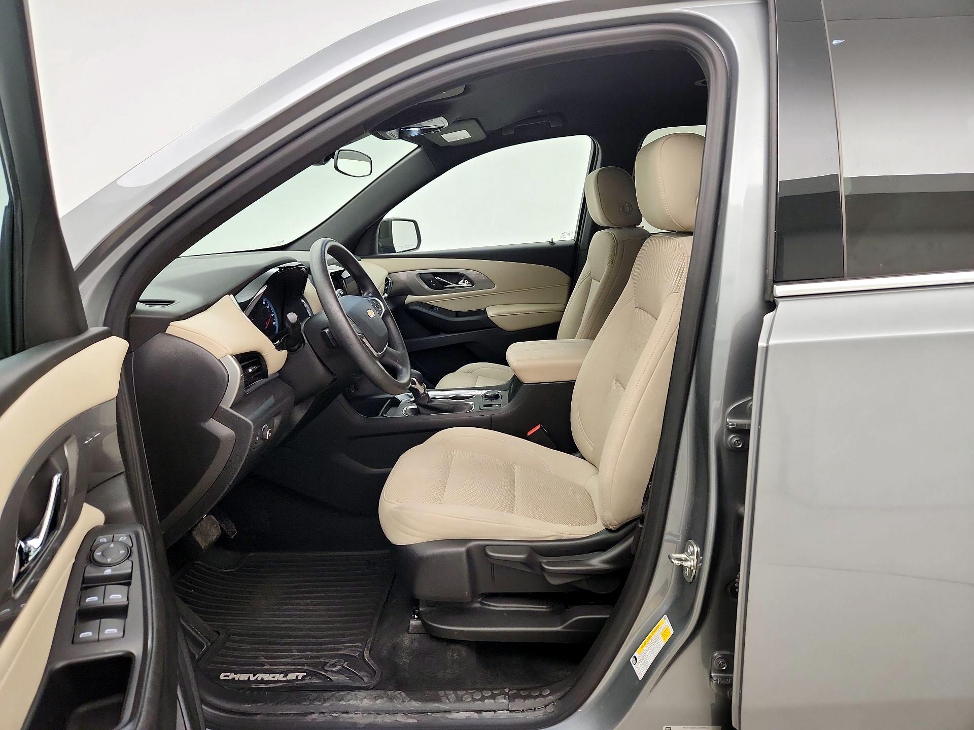 Thumbnail: 2023 Chevrolet Traverse - 11