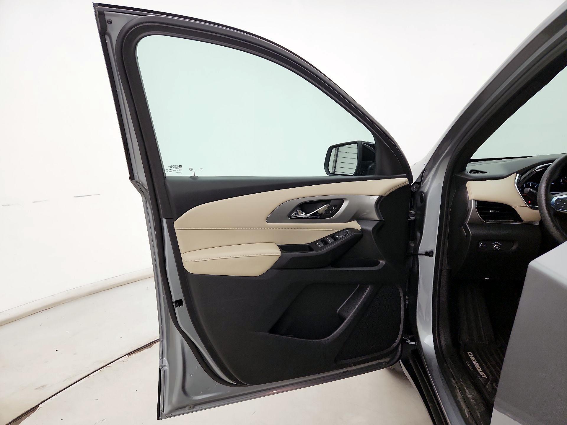 Thumbnail: 2023 Chevrolet Traverse - 12