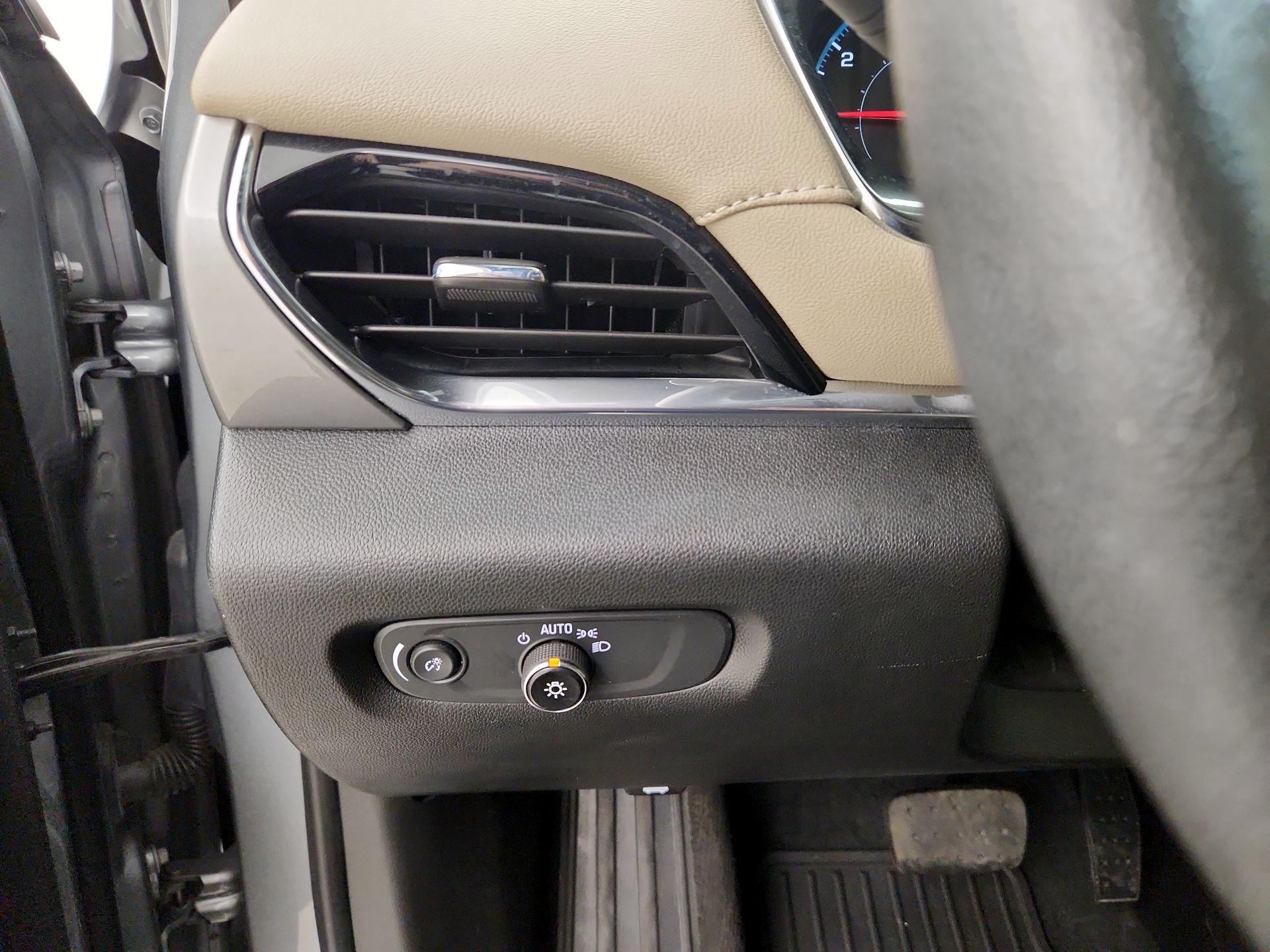 Thumbnail: 2023 Chevrolet Traverse - 13