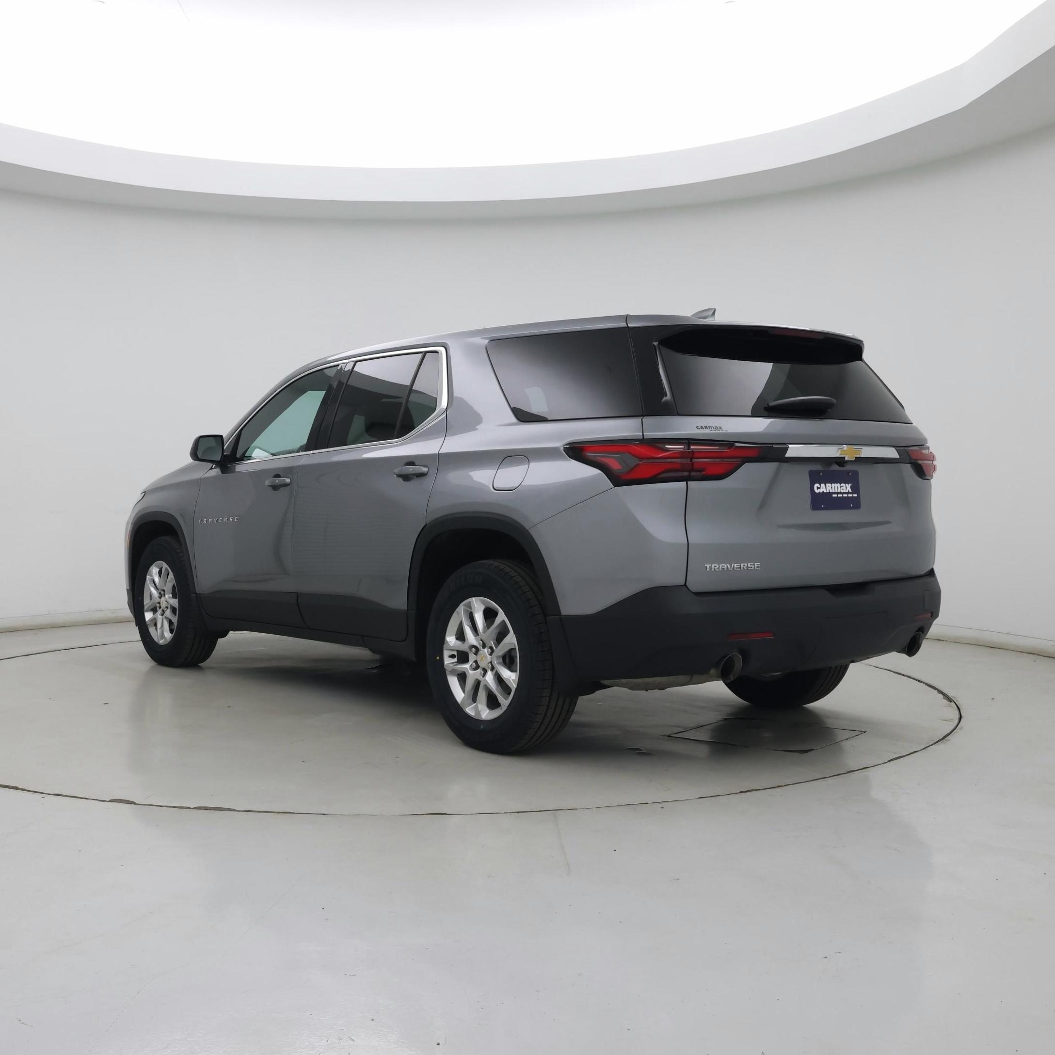 Thumbnail: 2023 Chevrolet Traverse - 2