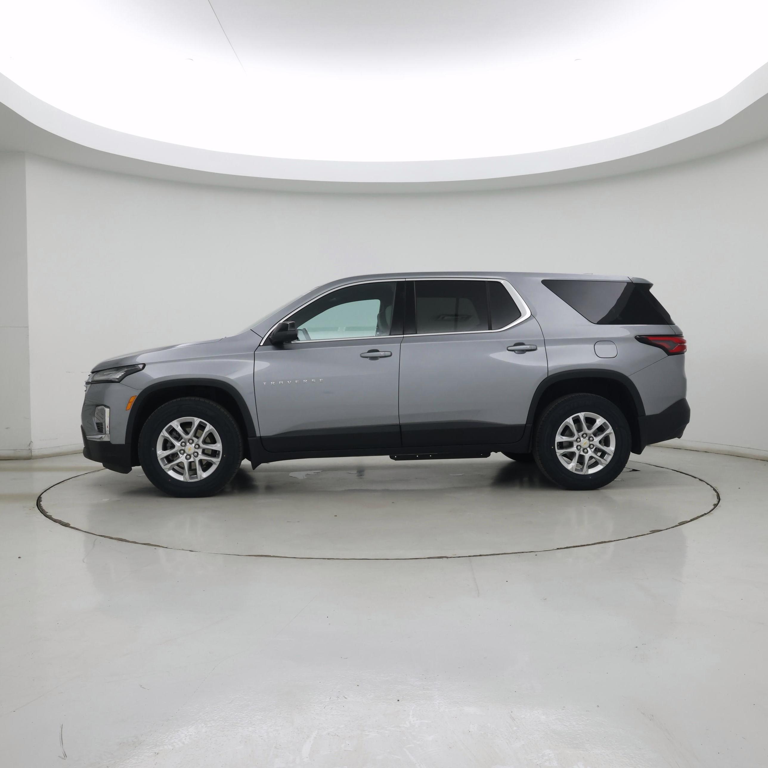 Thumbnail: 2023 Chevrolet Traverse - 3