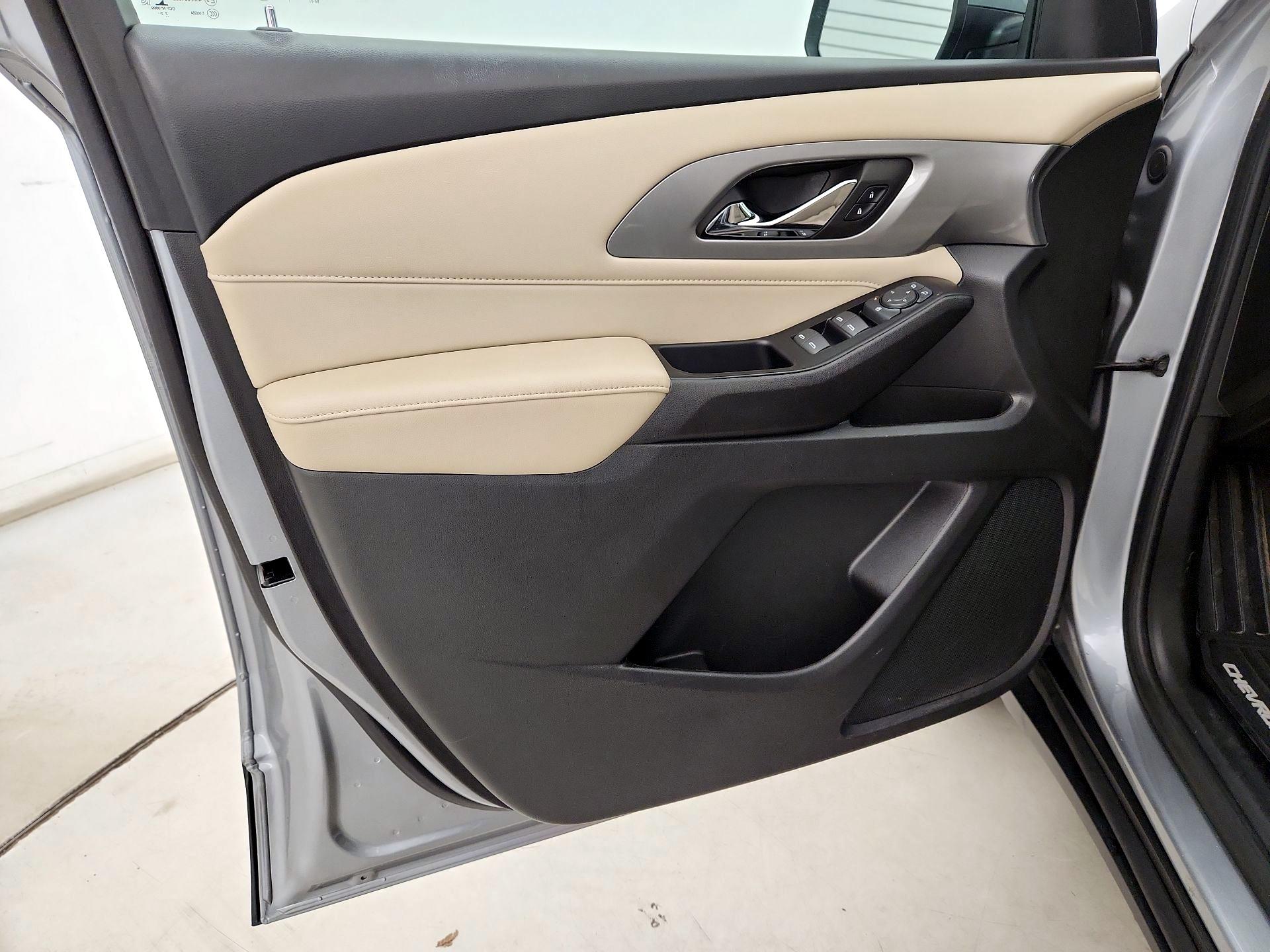 Thumbnail: 2023 Chevrolet Traverse - 12