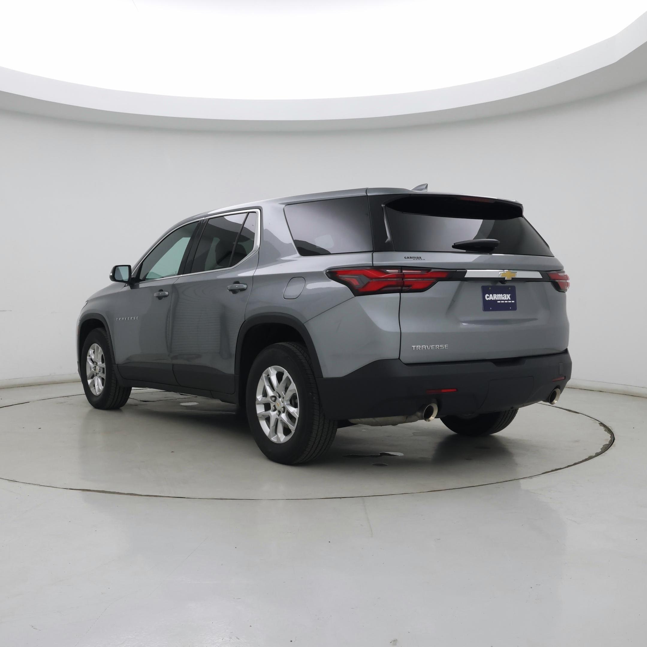 Thumbnail: 2023 Chevrolet Traverse - 2