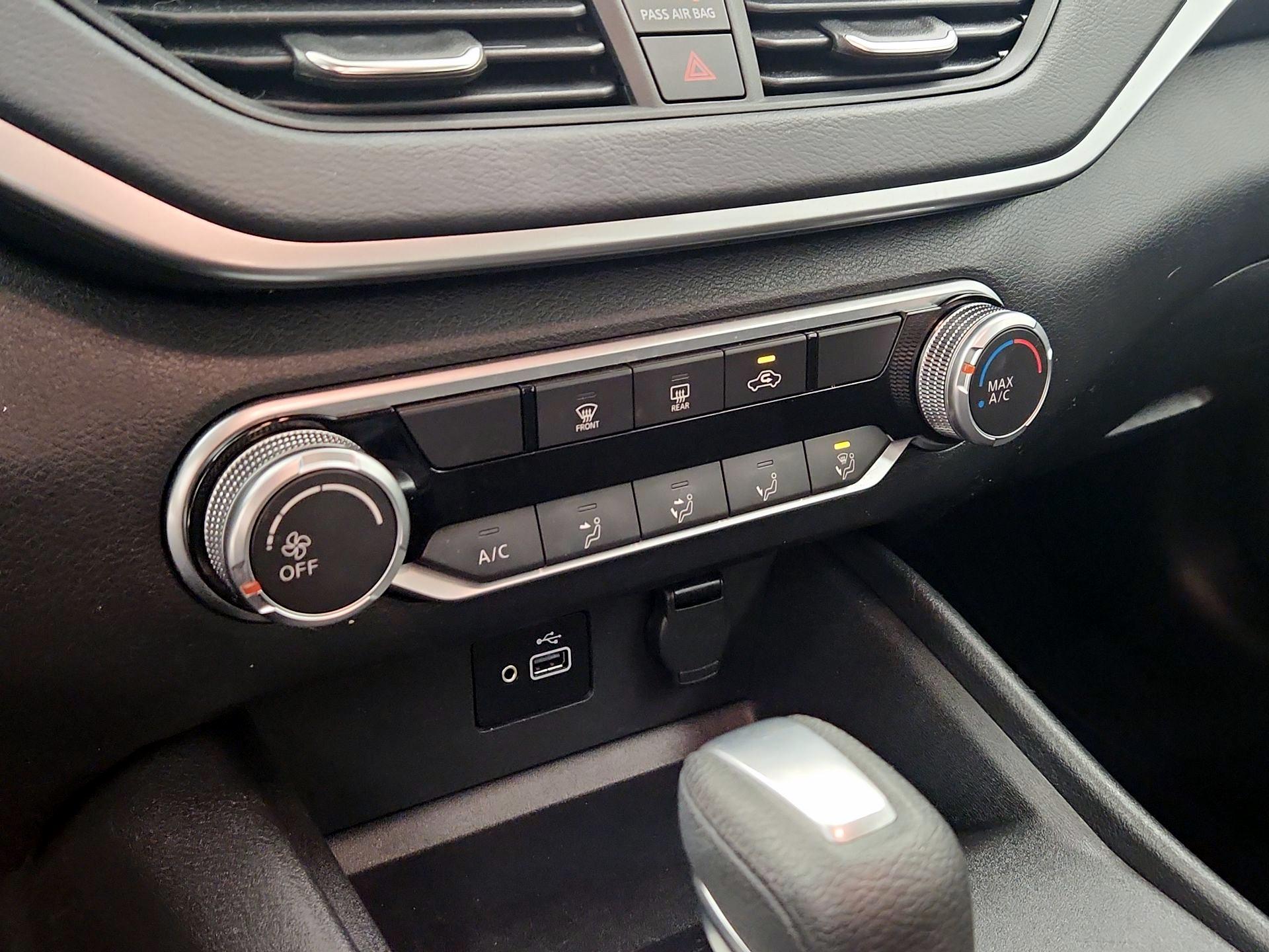 Thumbnail: 2022 Nissan Altima - 16