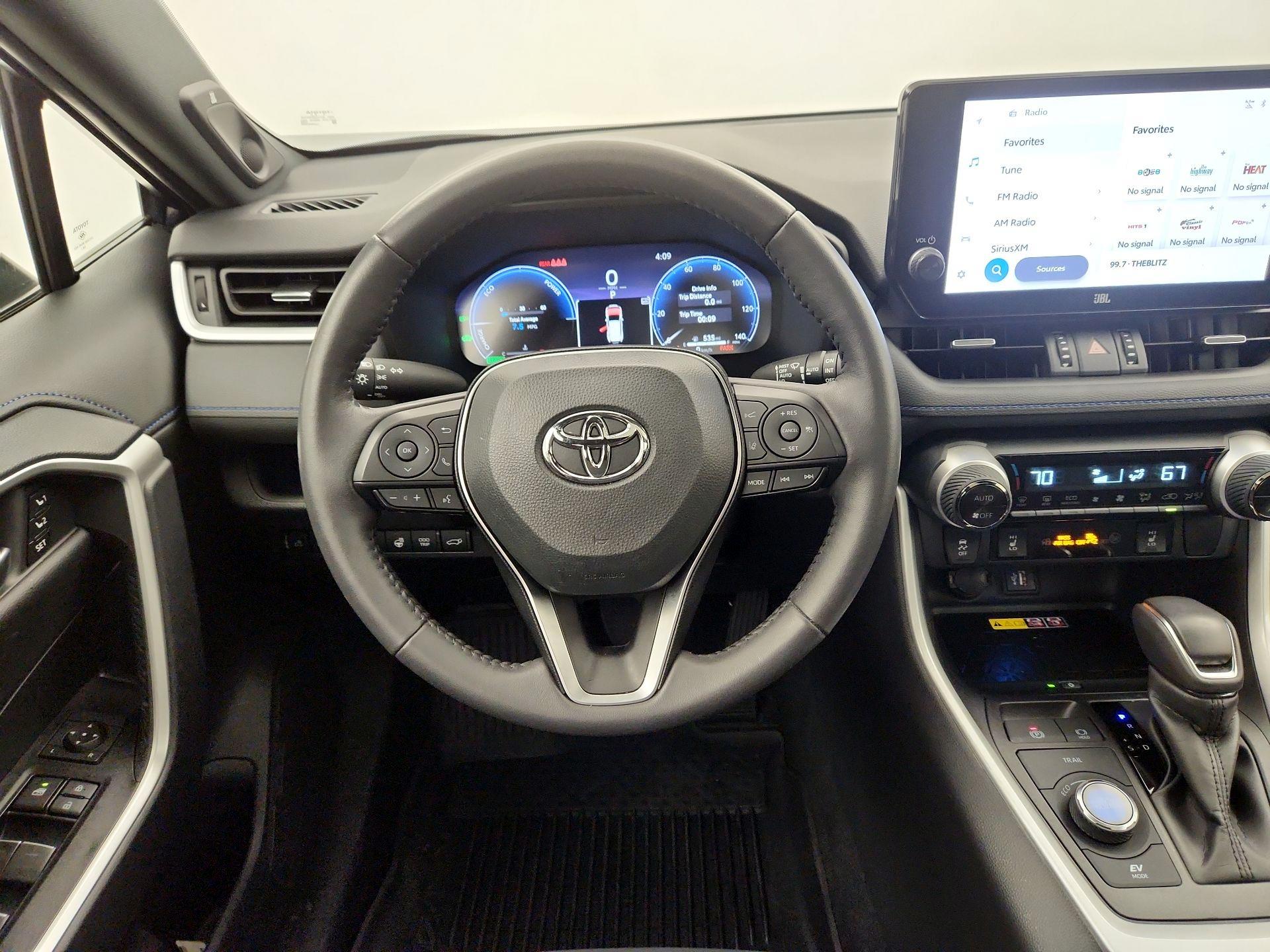 Thumbnail: 2025 Toyota RAV4 - 10