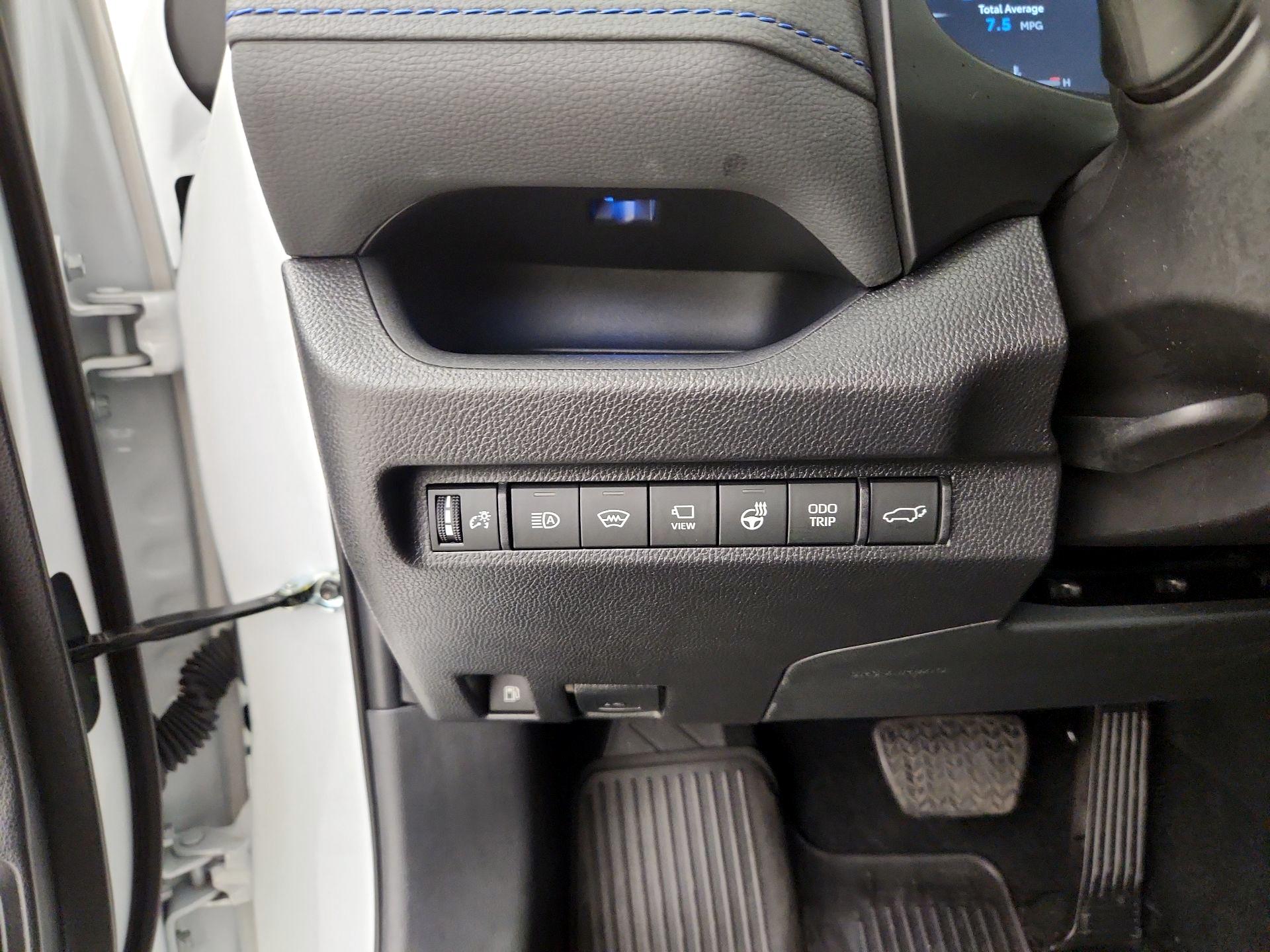 Thumbnail: 2025 Toyota RAV4 - 13