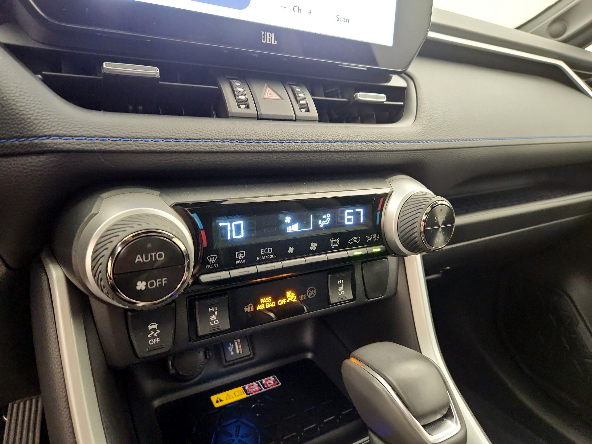 Thumbnail: 2025 Toyota RAV4 - 16