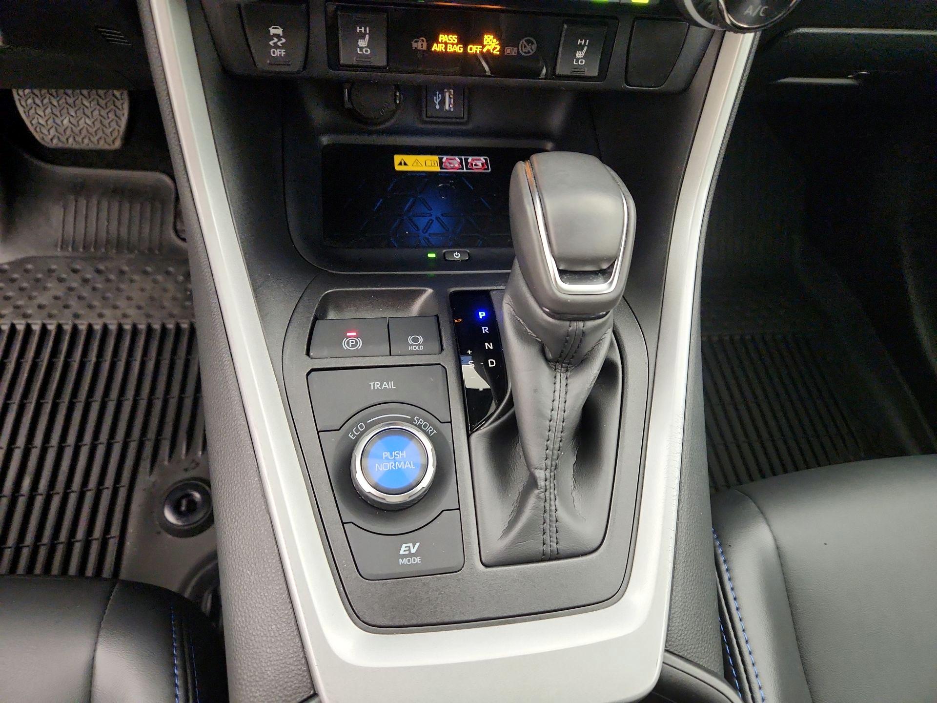 Thumbnail: 2025 Toyota RAV4 - 17