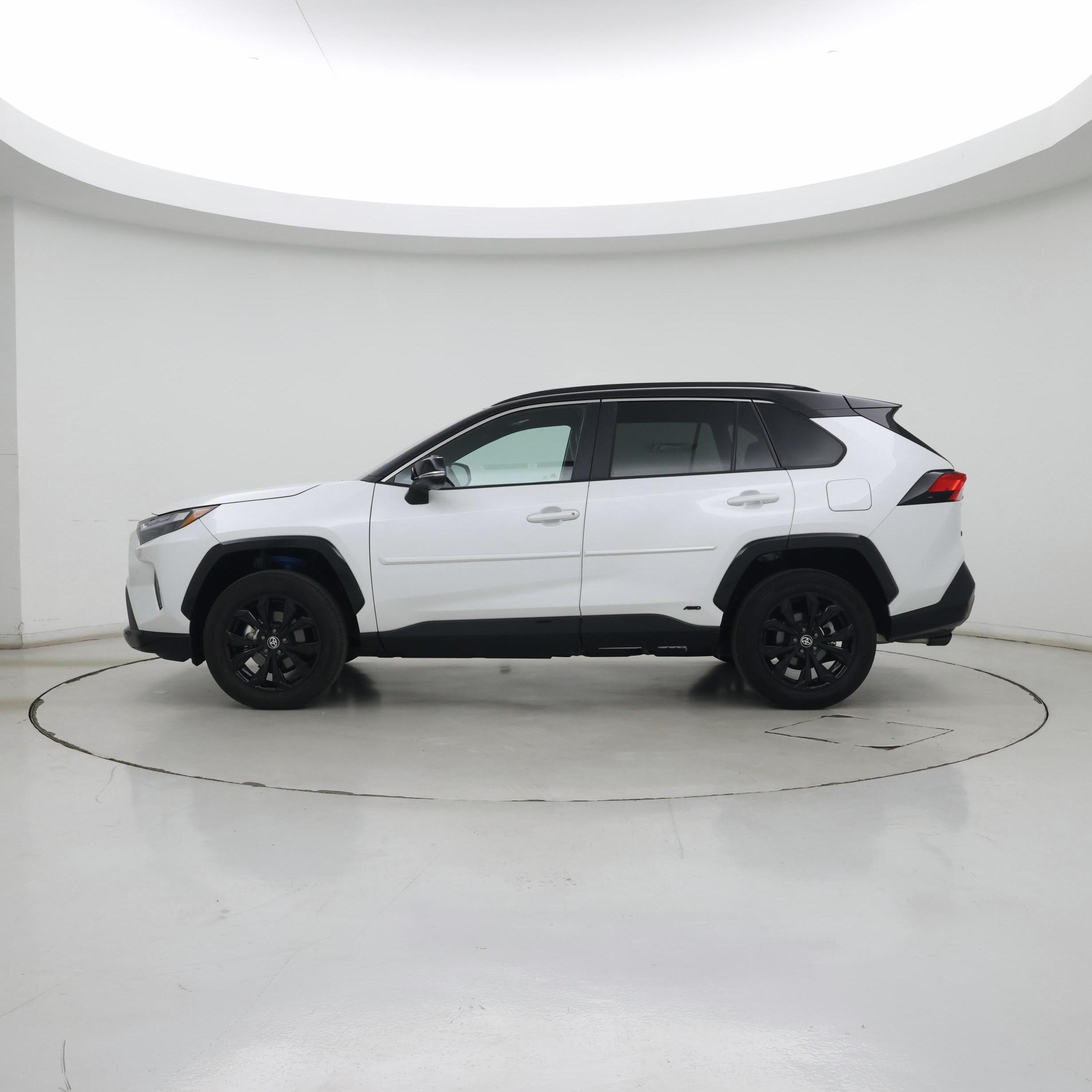 Thumbnail: 2025 Toyota RAV4 - 3