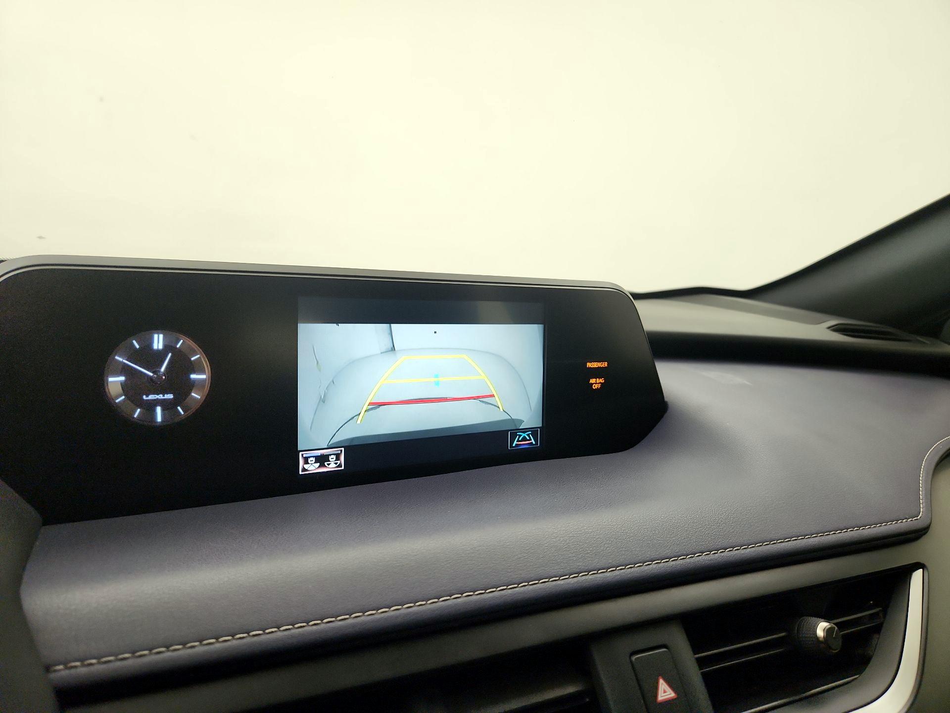 Thumbnail: 2020 Lexus UX - 14