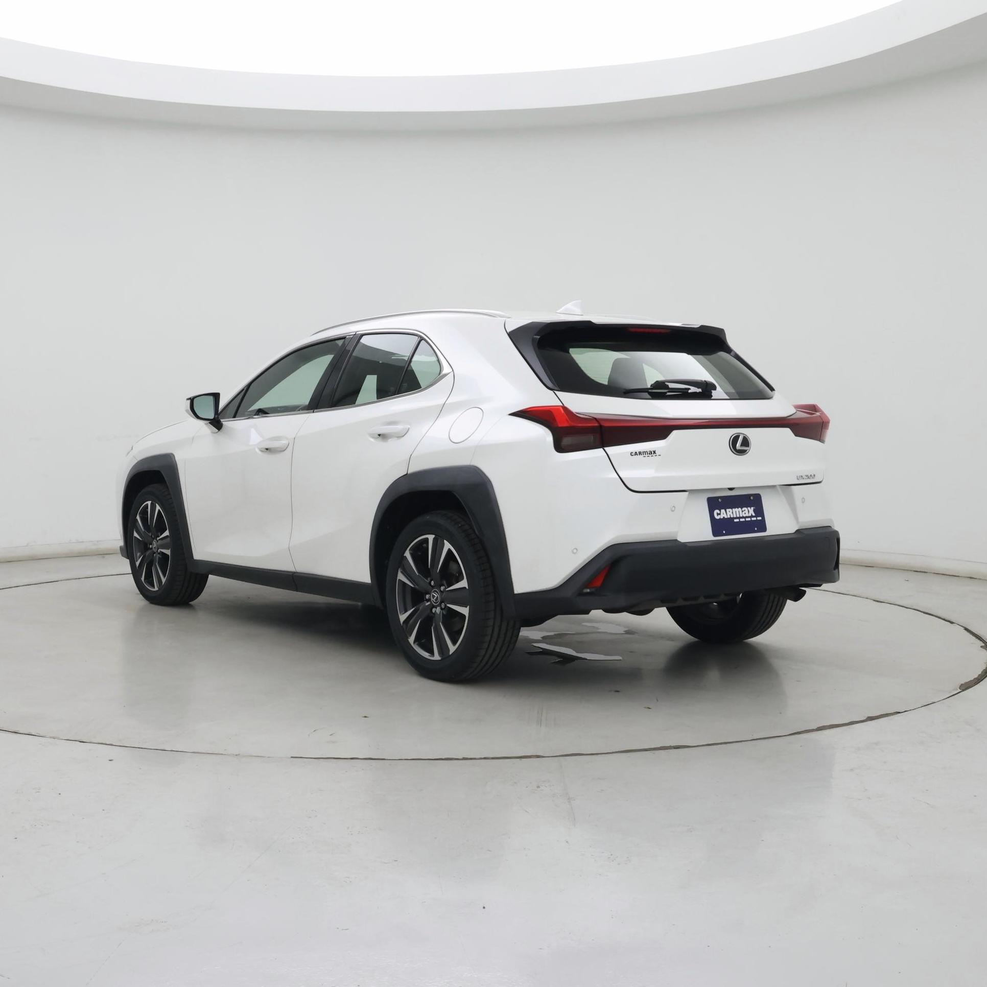 Thumbnail: 2020 Lexus UX - 2