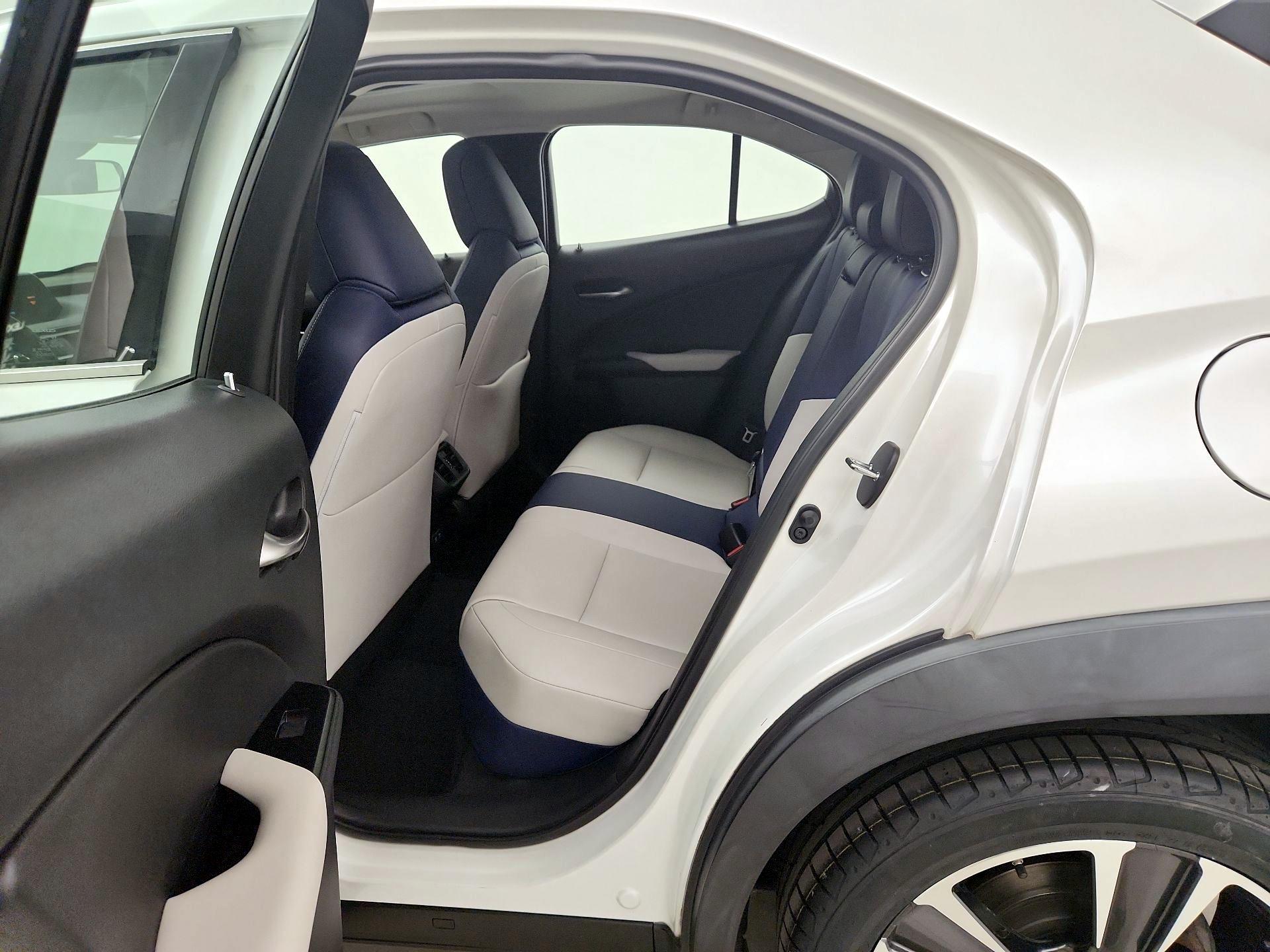 Thumbnail: 2020 Lexus UX - 20