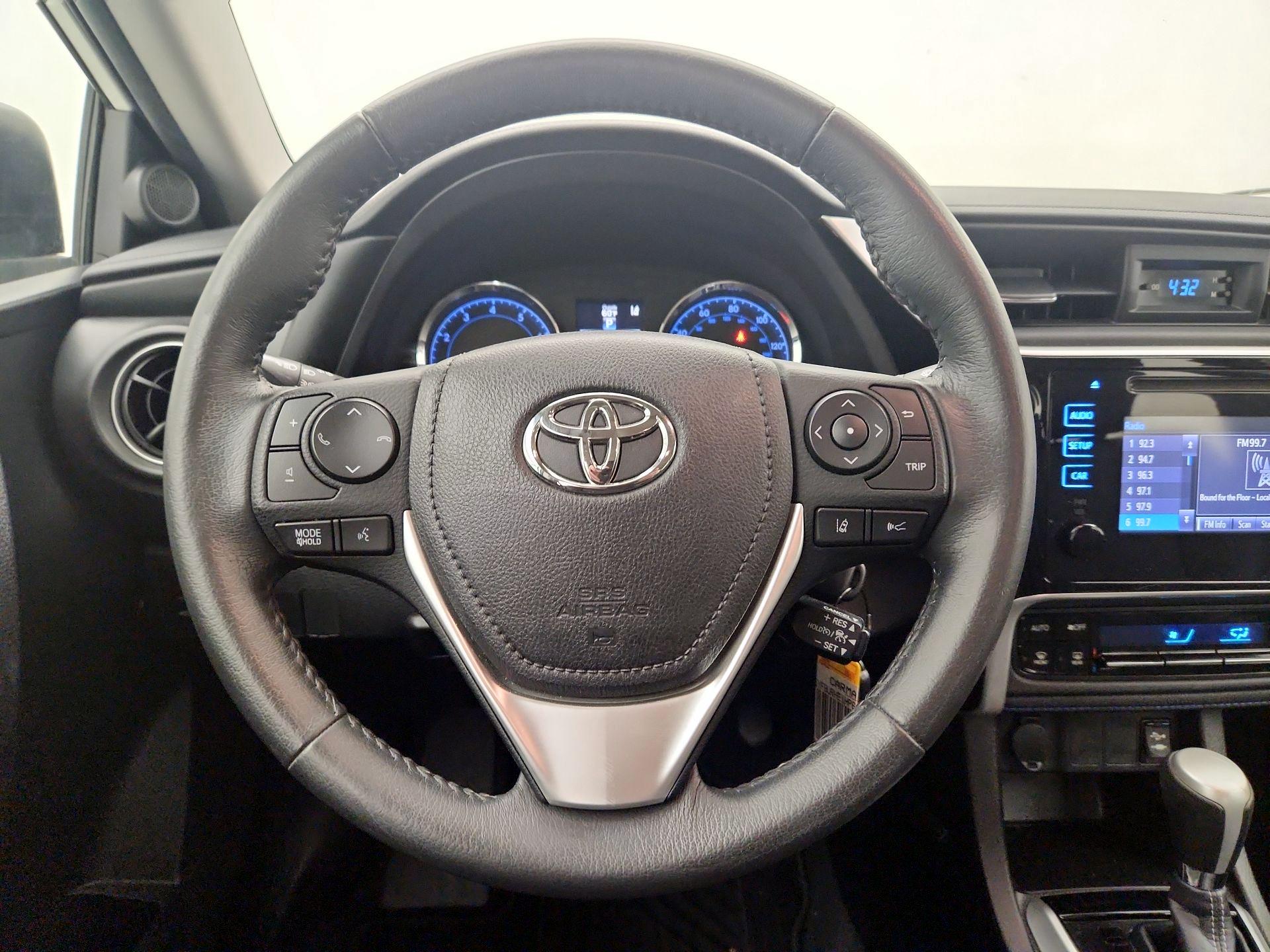 Thumbnail: 2017 Toyota Corolla - 10