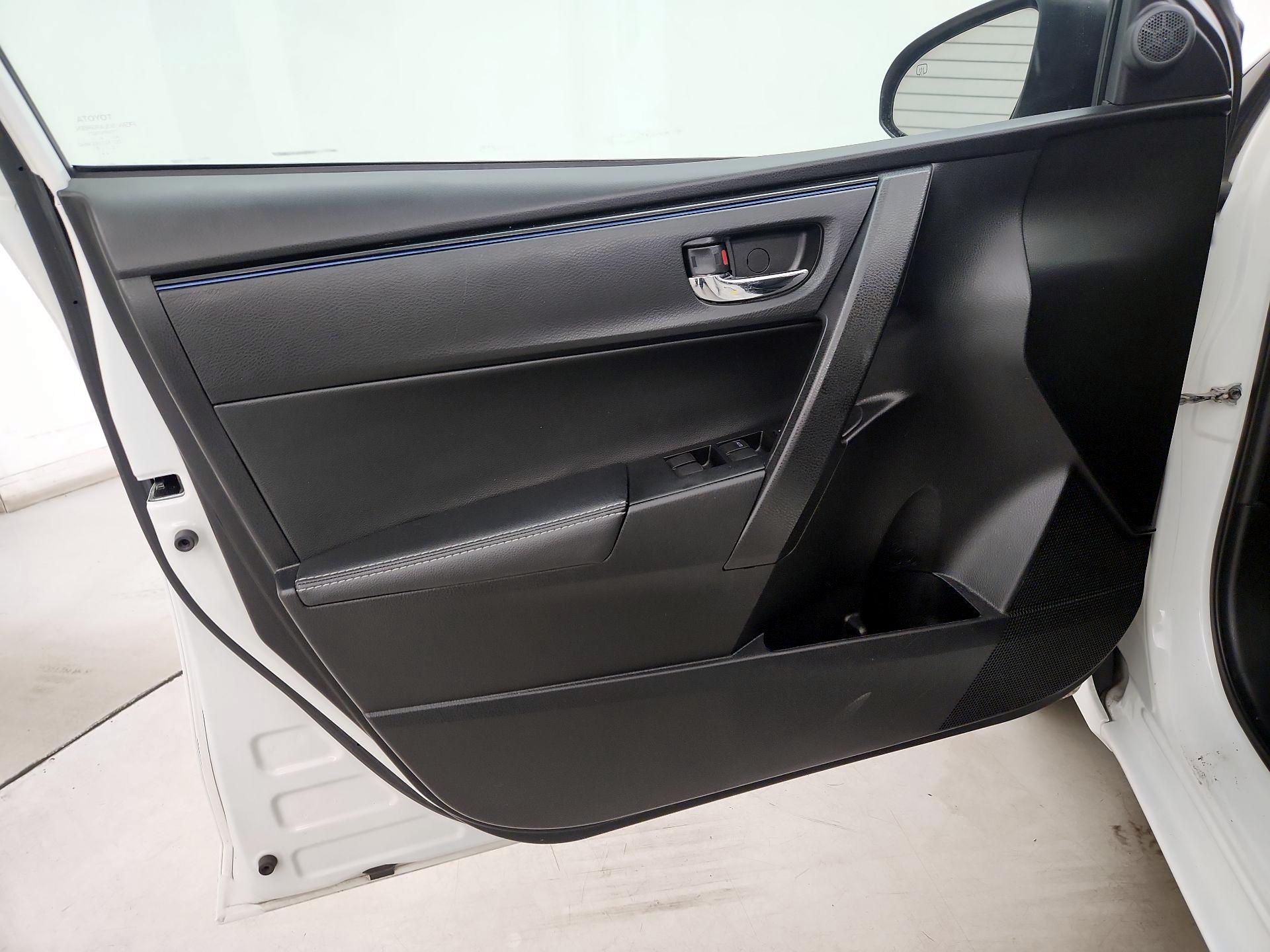 Thumbnail: 2017 Toyota Corolla - 12