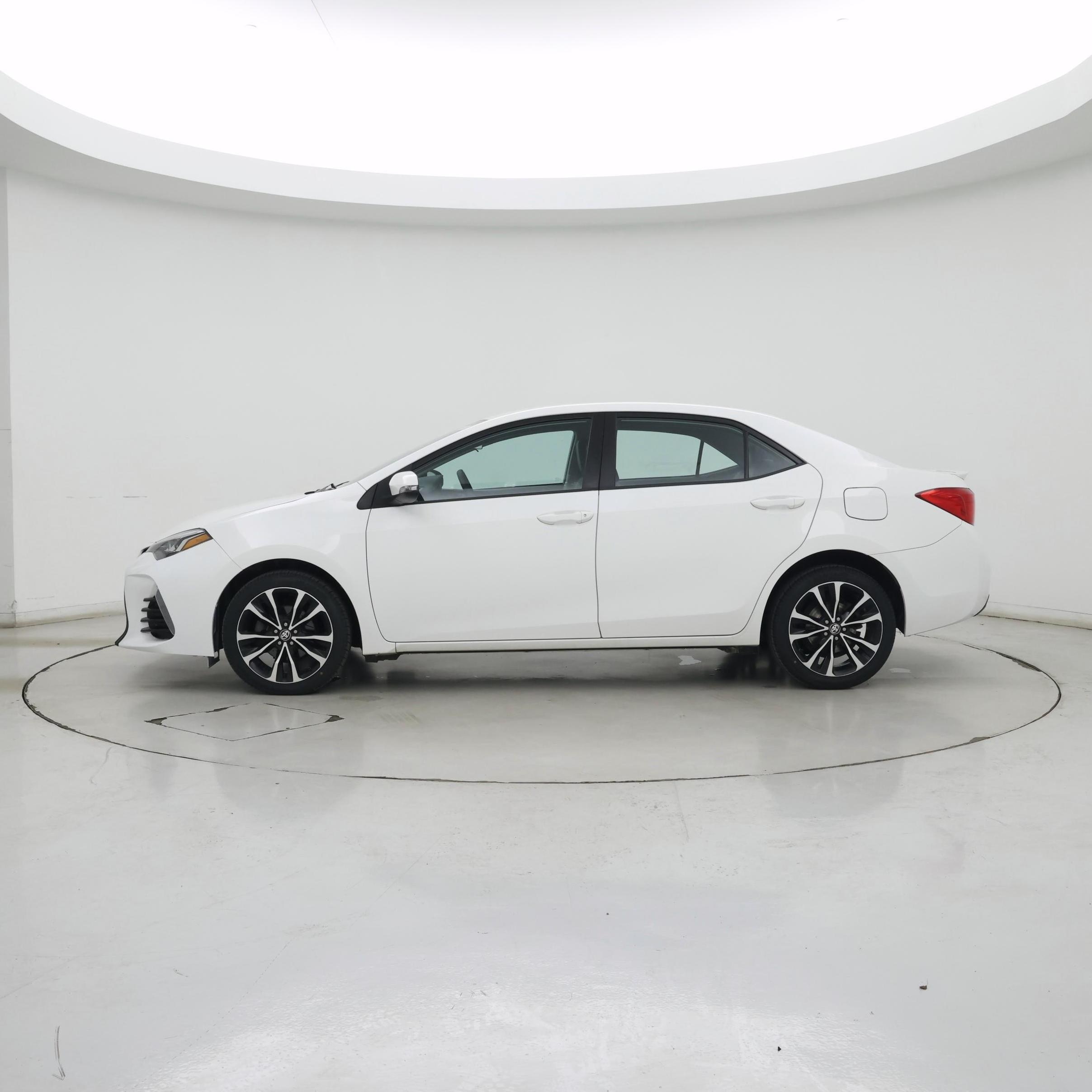 Thumbnail: 2017 Toyota Corolla - 3