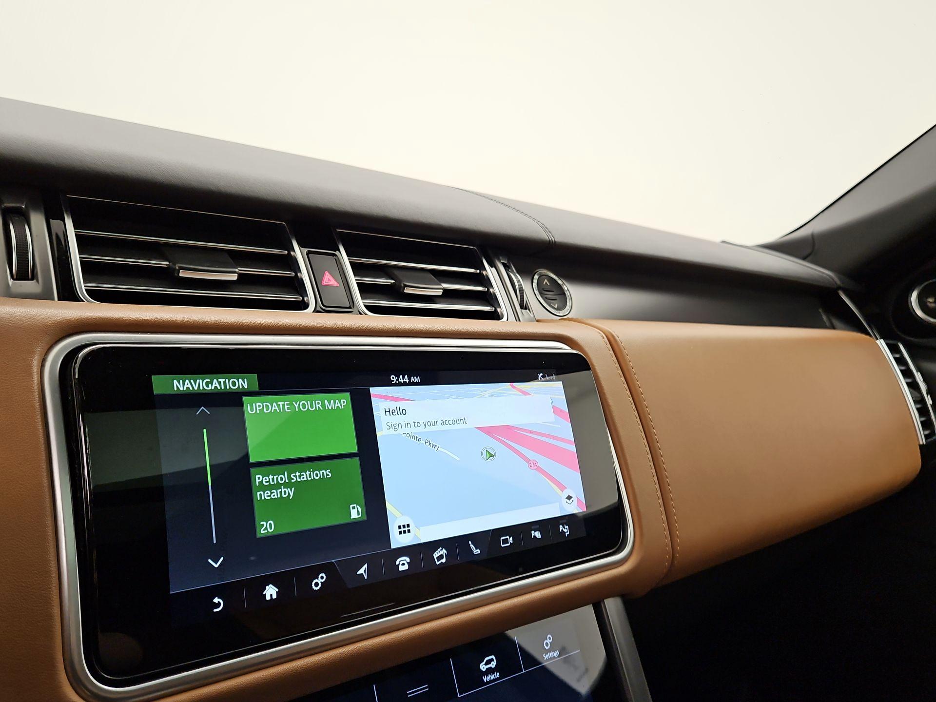 Thumbnail: 2020 Land Rover Range Rover - 14