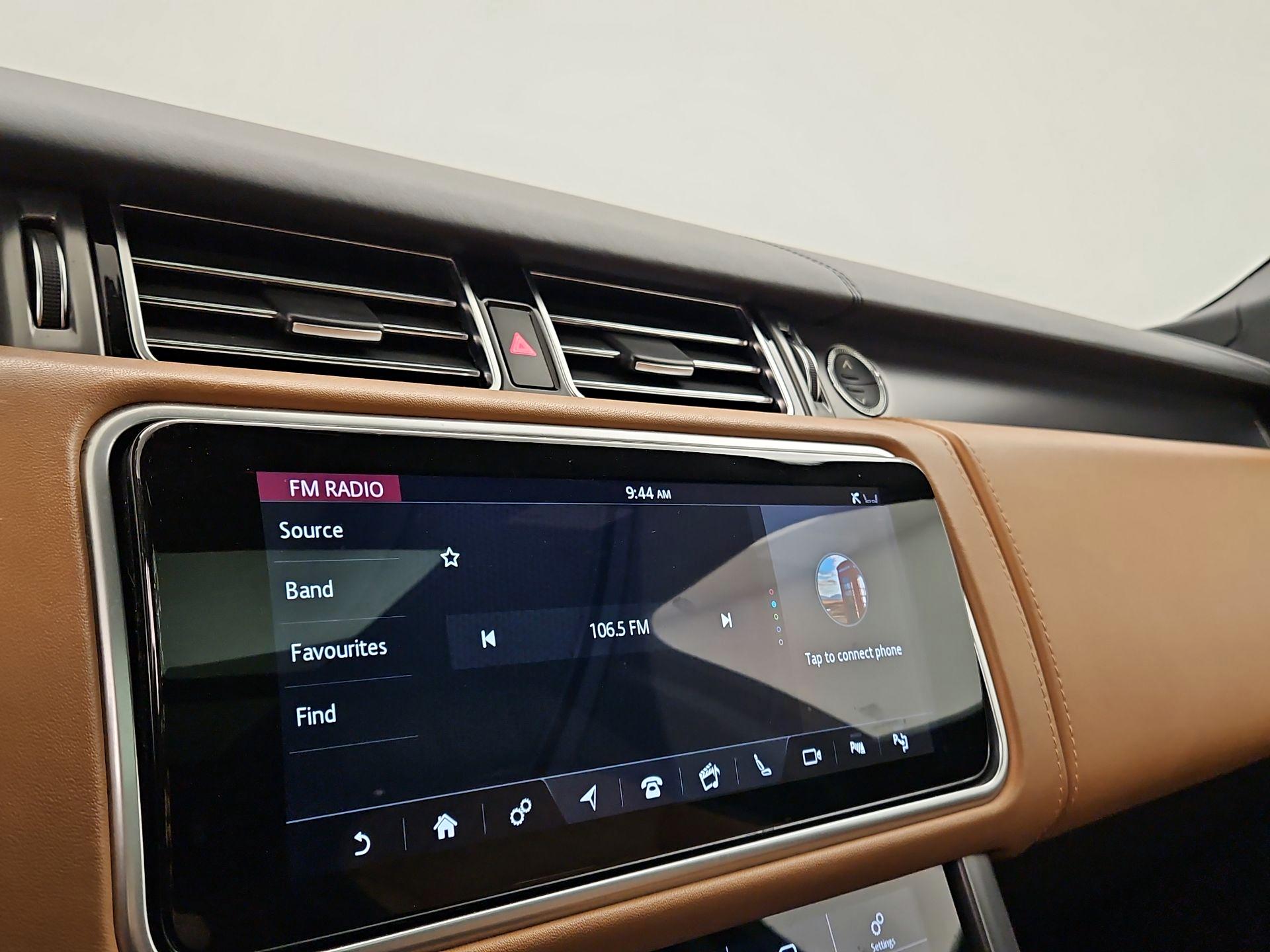 Thumbnail: 2020 Land Rover Range Rover - 16