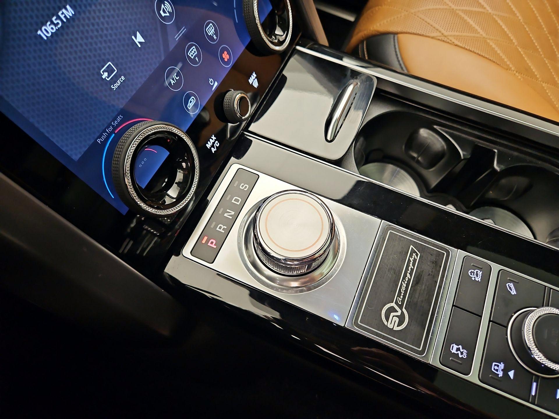 Thumbnail: 2020 Land Rover Range Rover - 18