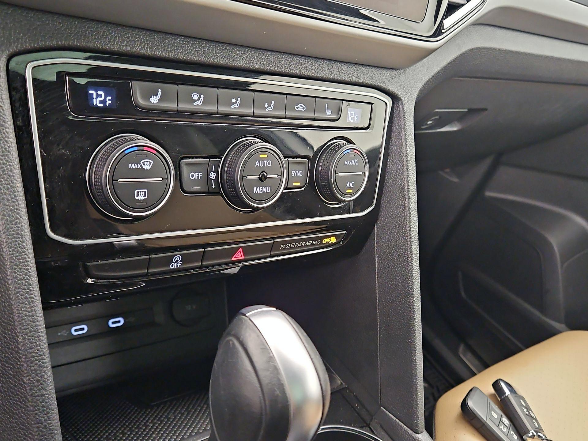 Thumbnail: 2023 Volkswagen Atlas - 16