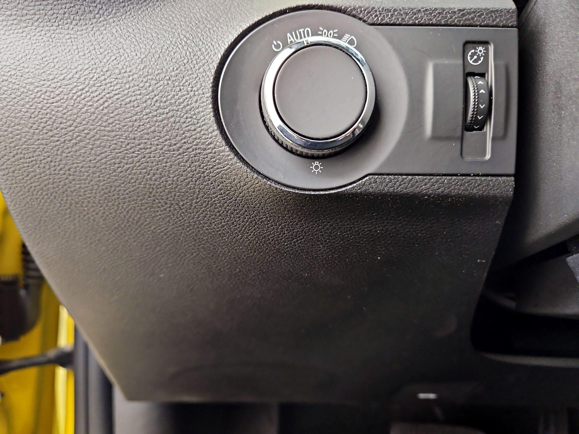 Thumbnail: 2014 Chevrolet Camaro - 13