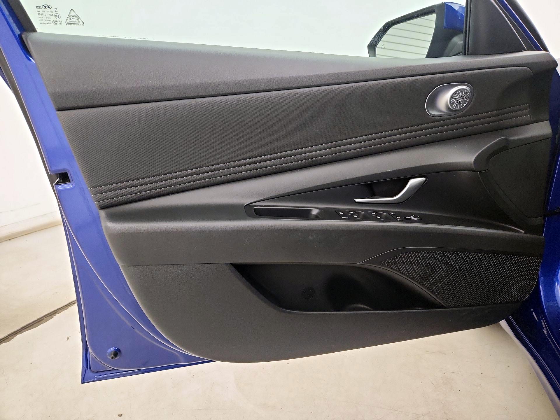 Thumbnail: 2023 Hyundai Elantra - 12