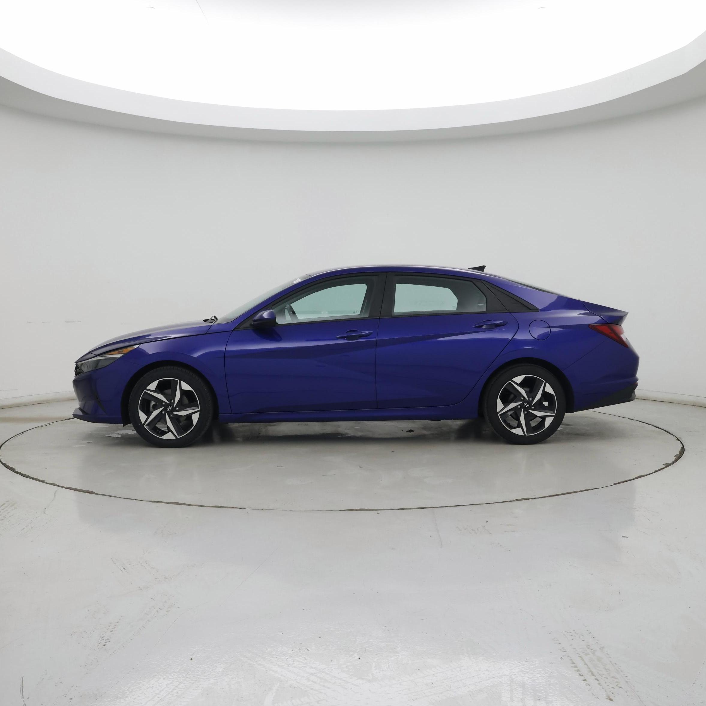 Thumbnail: 2023 Hyundai Elantra - 3