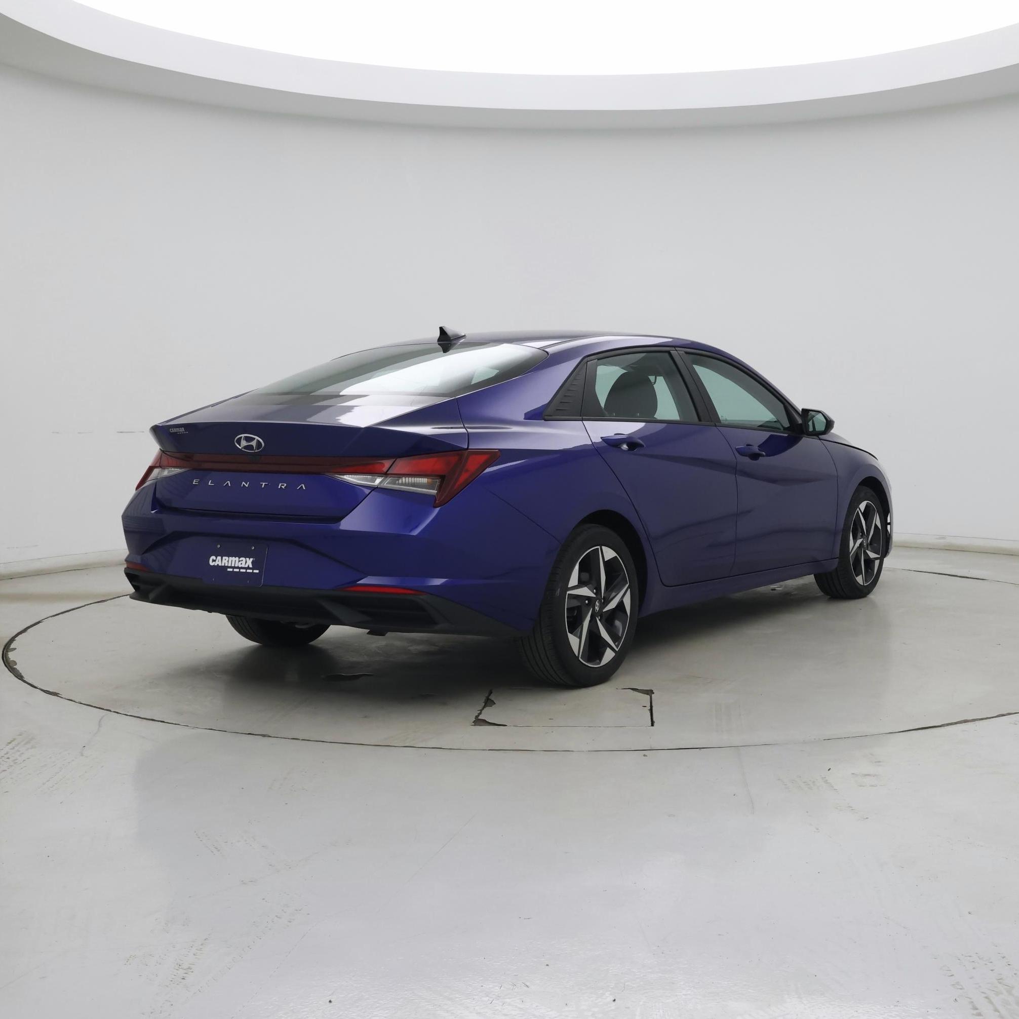 Thumbnail: 2023 Hyundai Elantra - 8