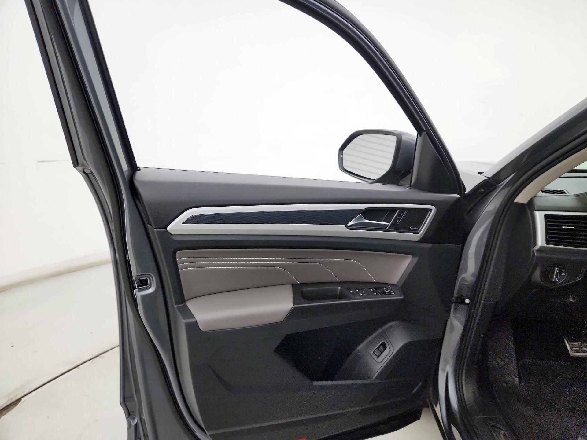 Thumbnail: 2022 Volkswagen Atlas - 12