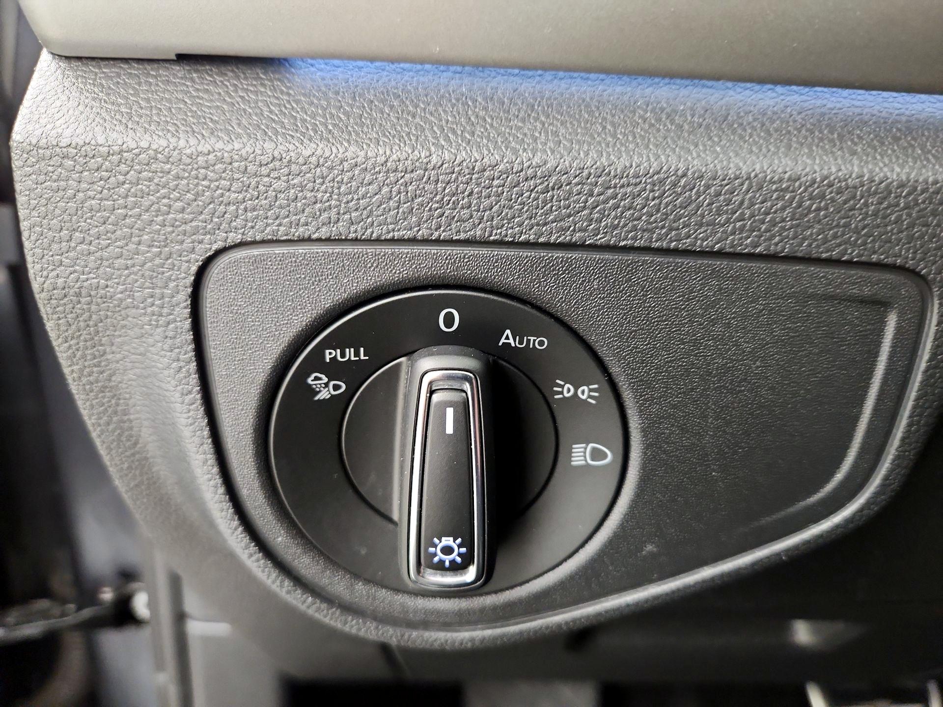 Thumbnail: 2022 Volkswagen Atlas - 13