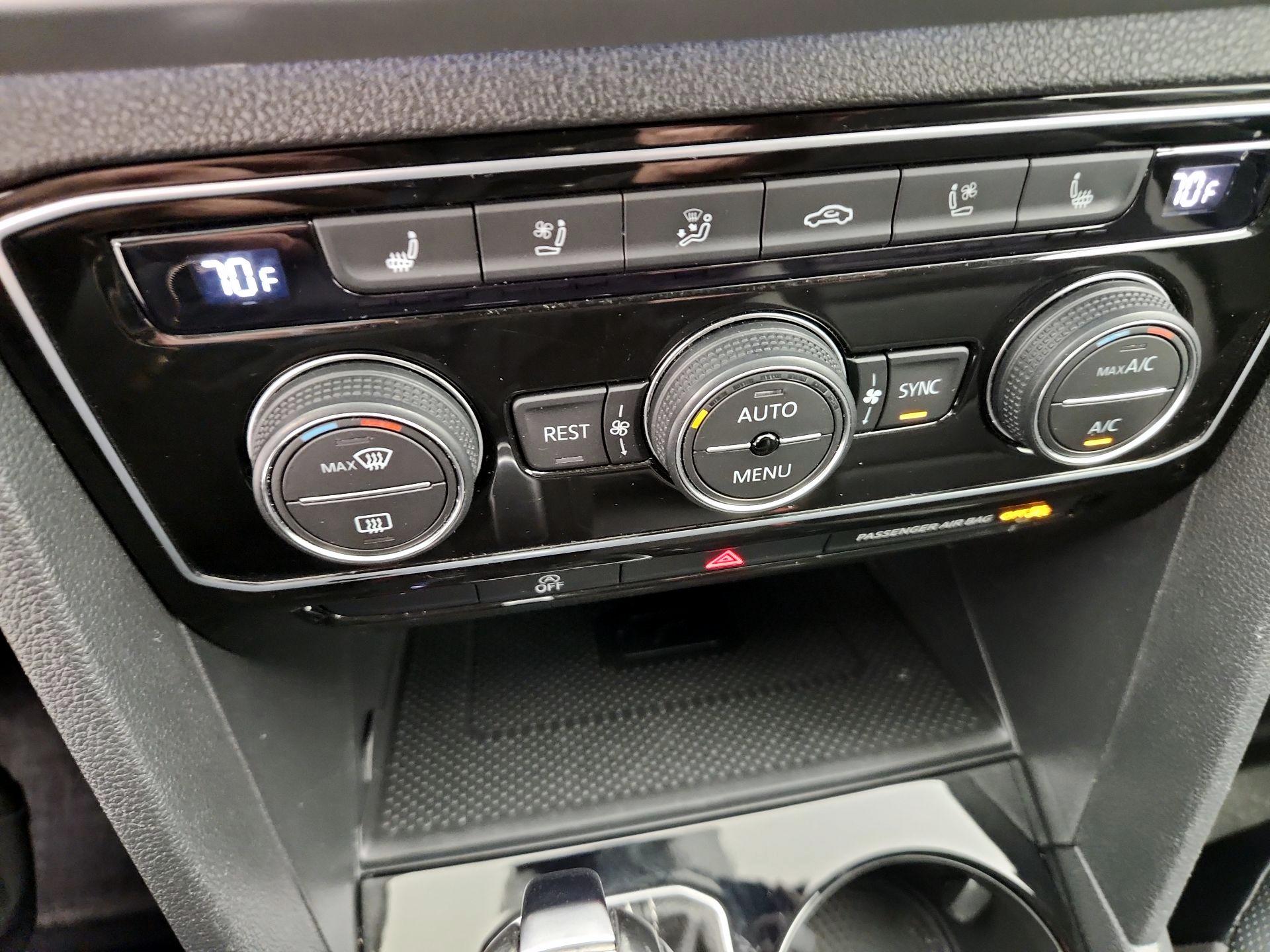 Thumbnail: 2022 Volkswagen Atlas - 17