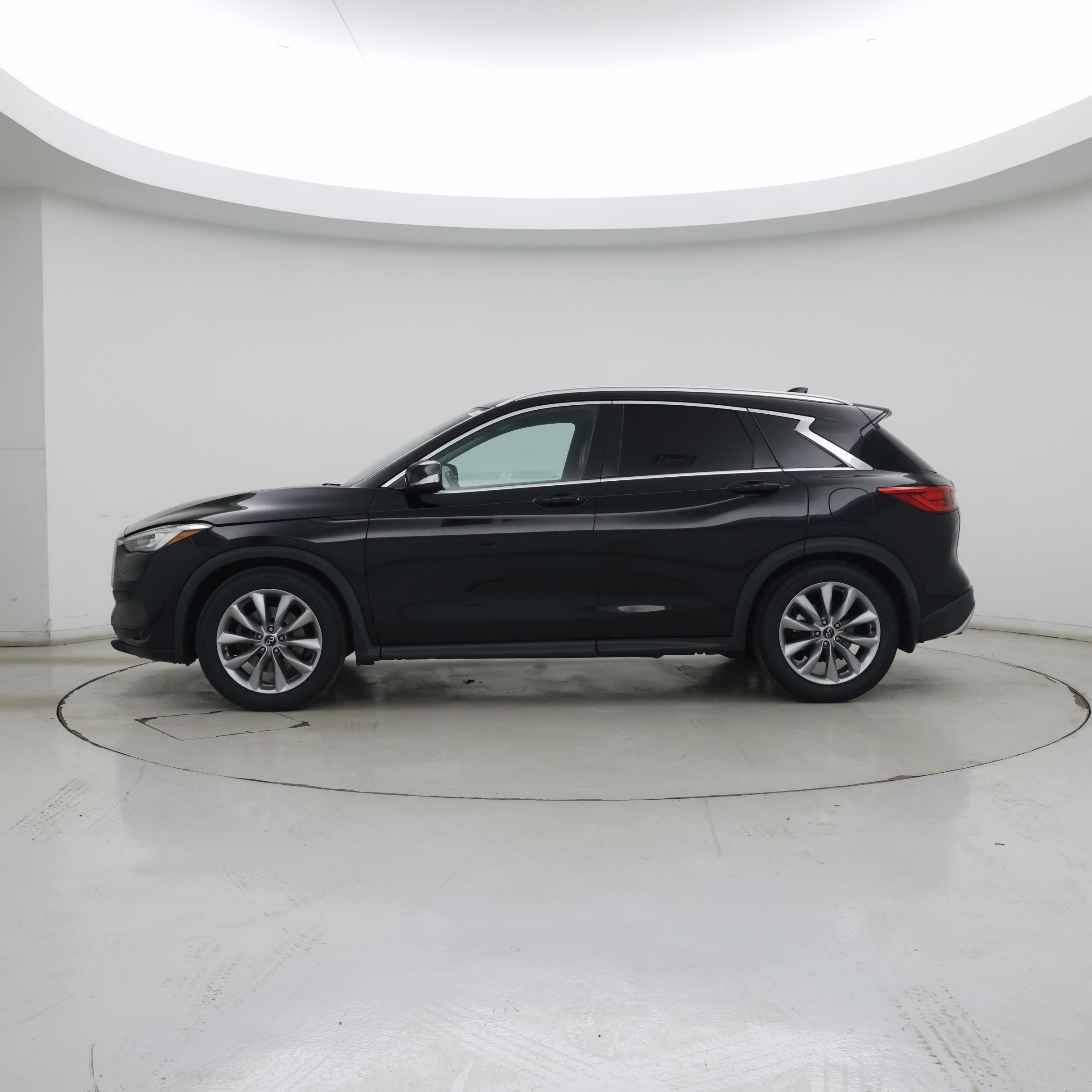 Thumbnail: 2019 INFINITI QX50 - 3