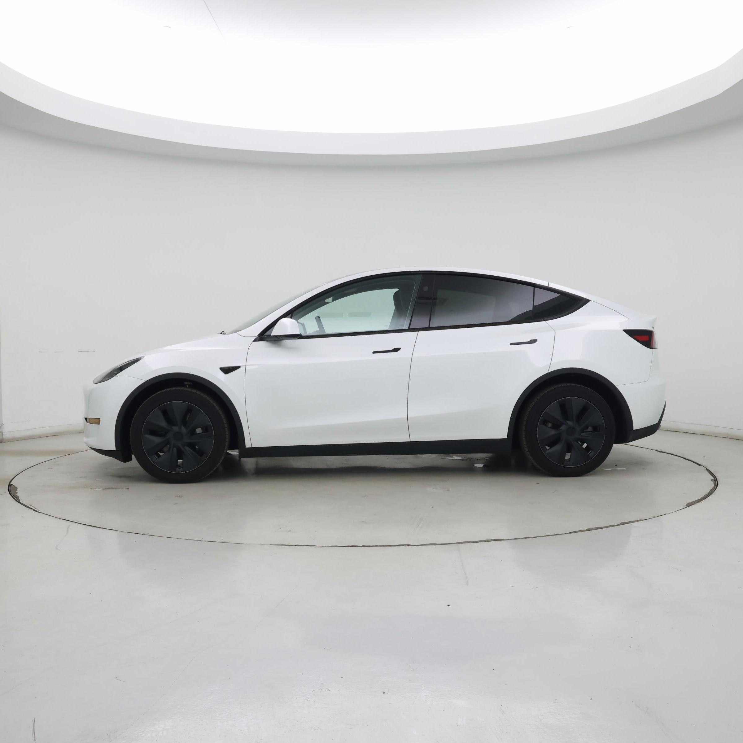 Thumbnail: 2024 Tesla Model Y - 3