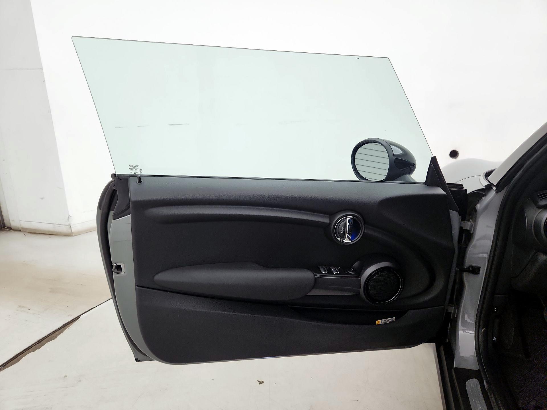 Thumbnail: 2018 MINI Cooper - 12