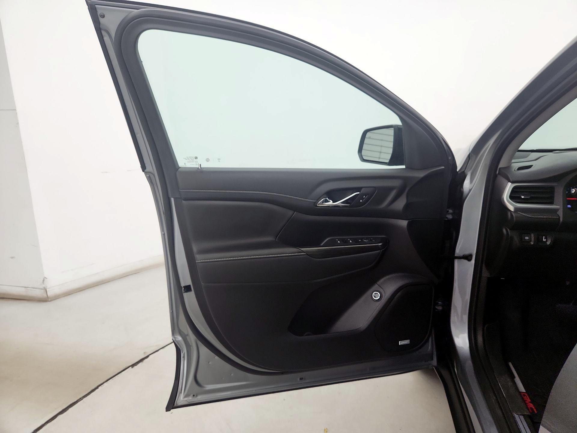 Thumbnail: 2023 GMC Acadia - 12