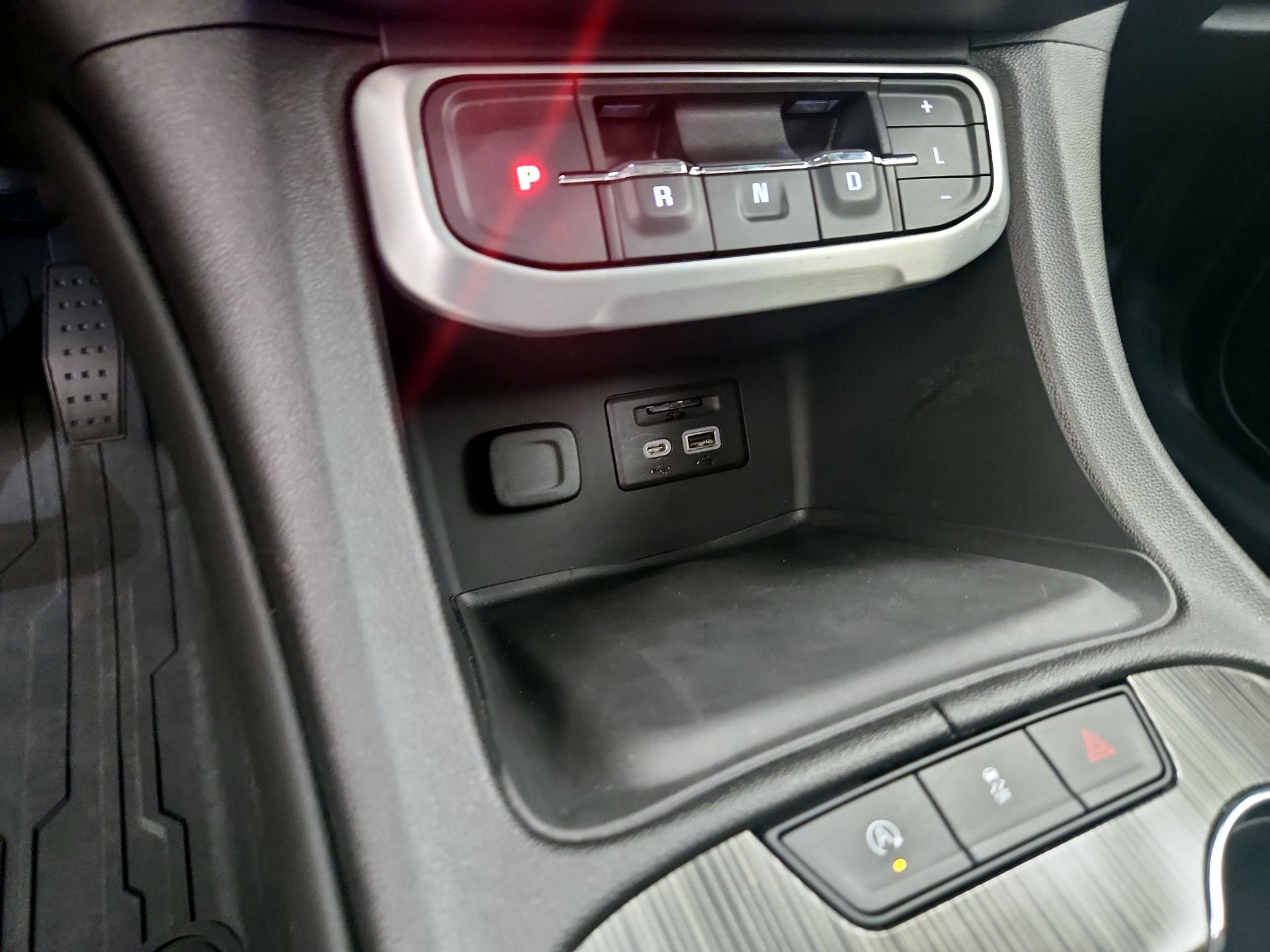 Thumbnail: 2023 GMC Acadia - 17