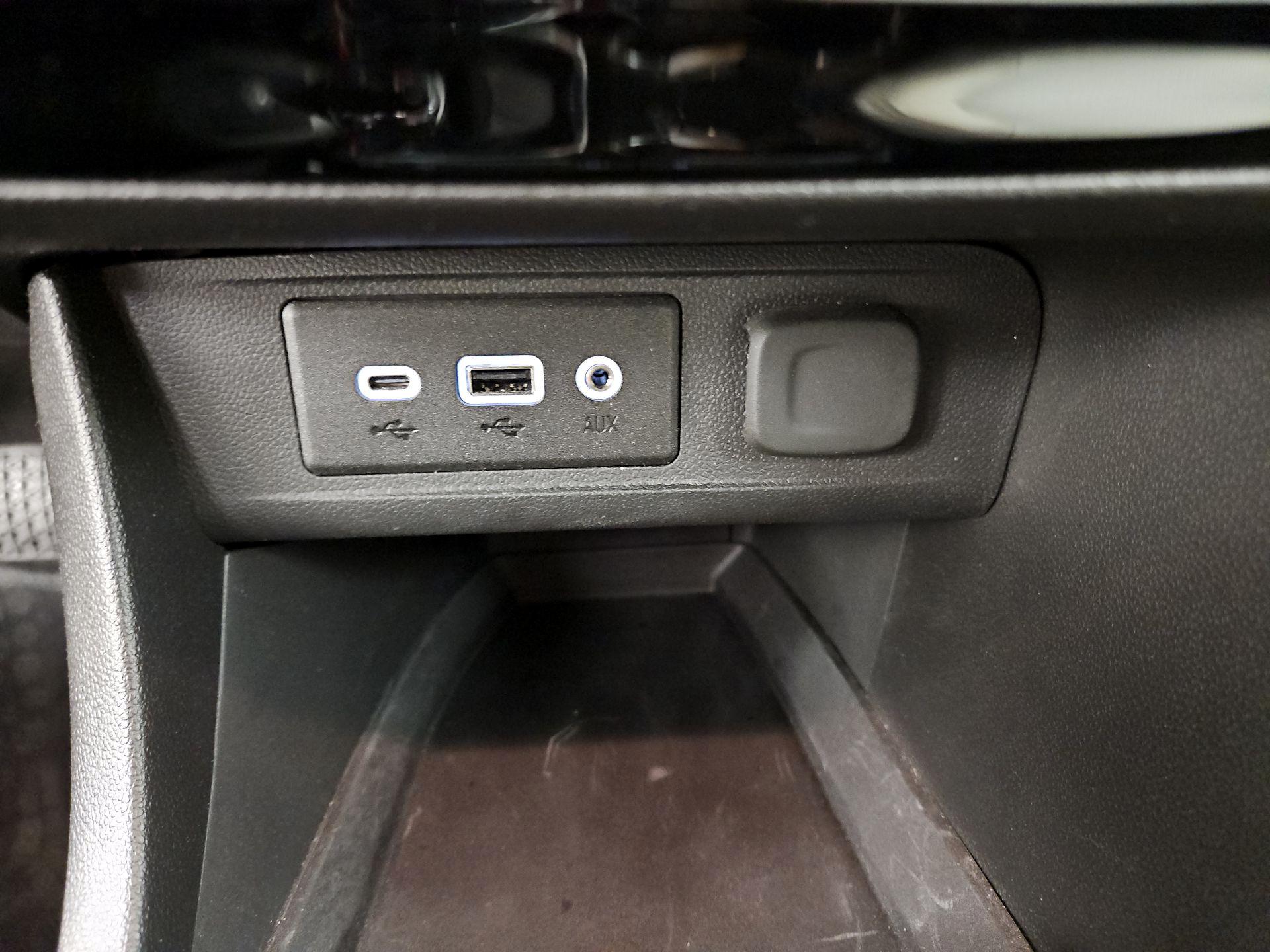 Thumbnail: 2023 Buick Encore GX - 18