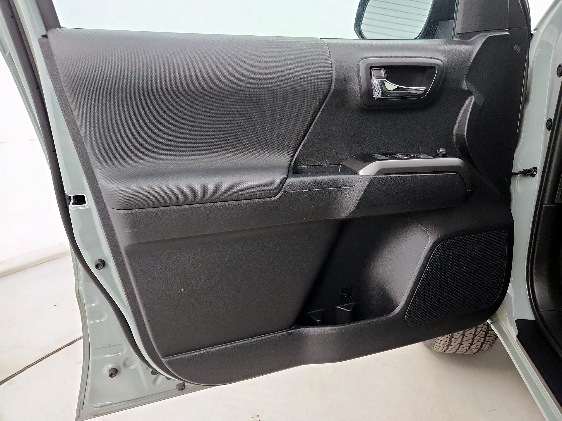 Thumbnail: 2023 Toyota Tacoma - 12