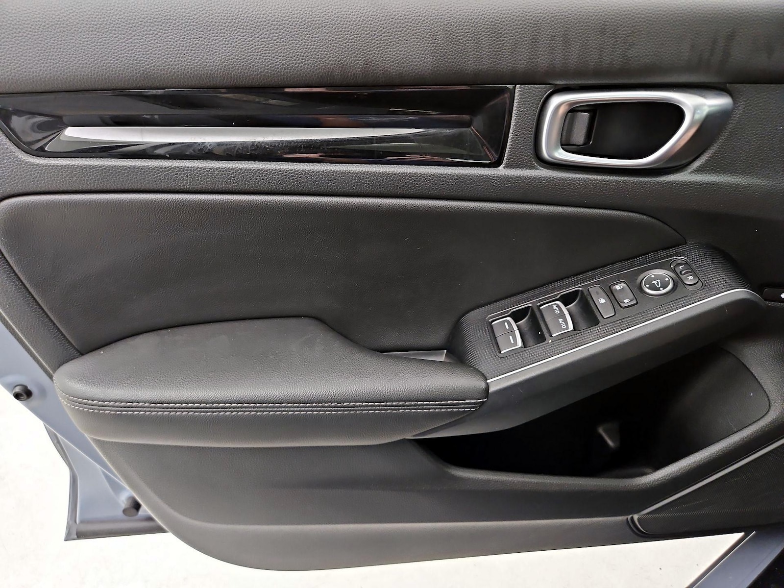 2024 Honda Civic Touring - Photo 13
