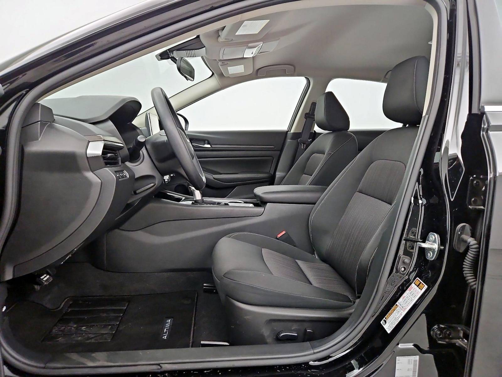 2024 Nissan Altima SV - Photo 12