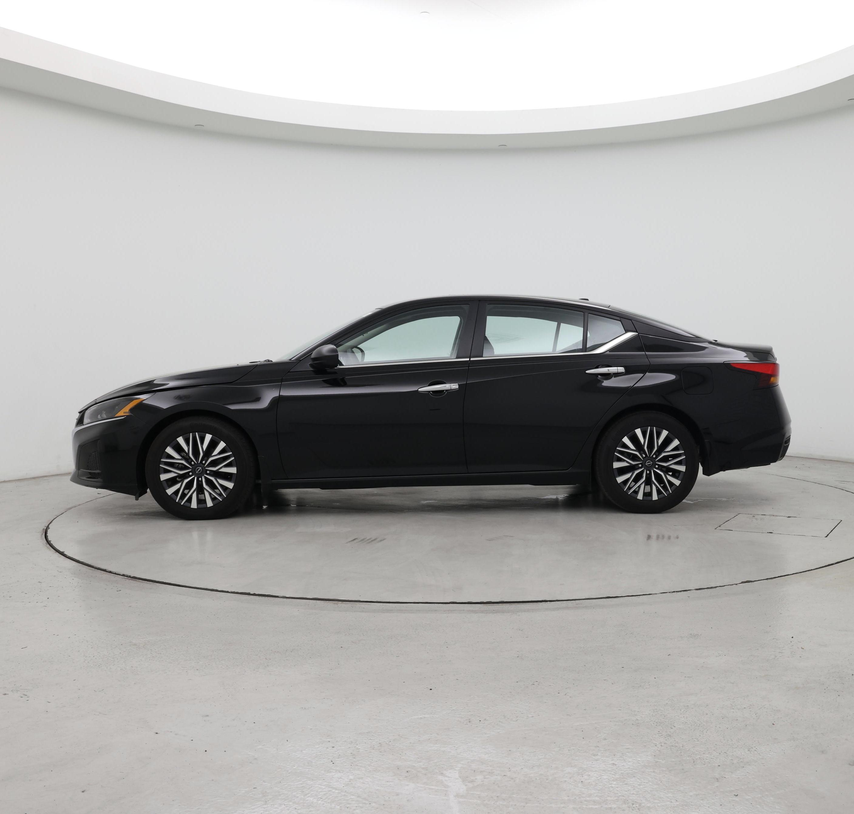Thumbnail: 2024 Nissan Altima - 3