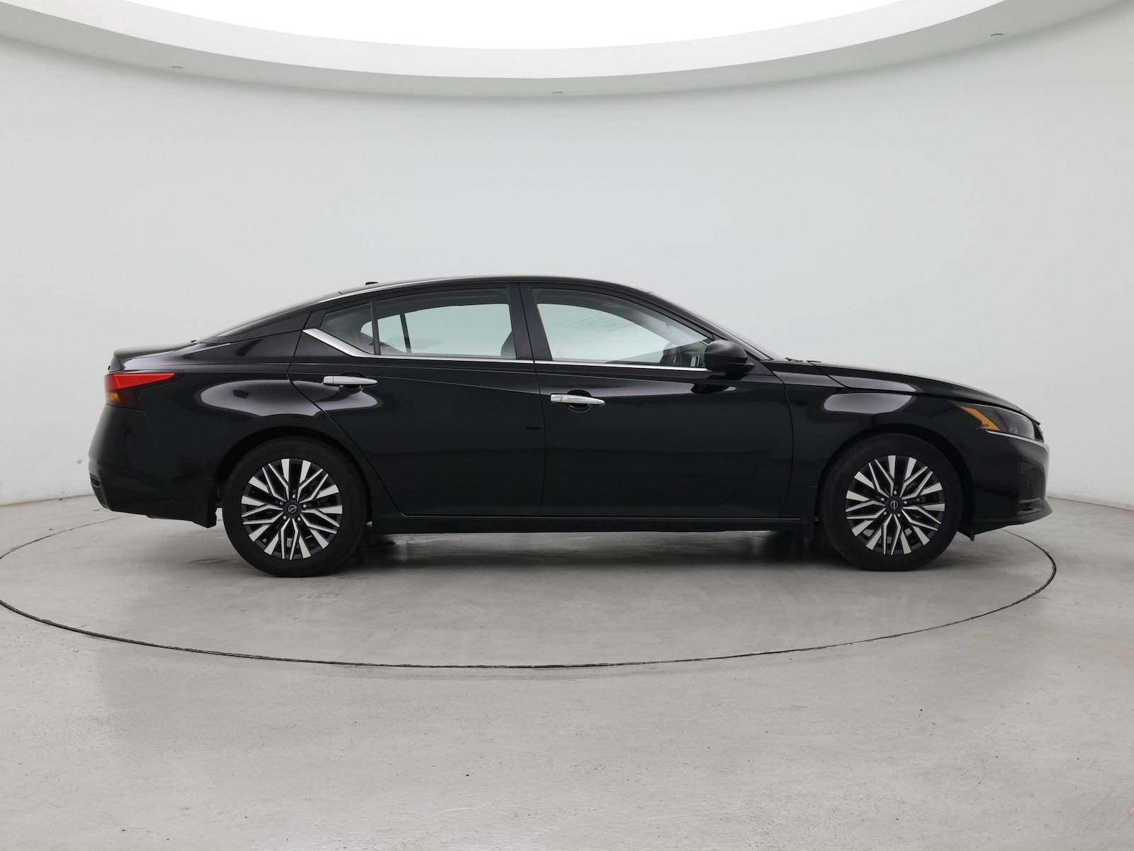 2024 Nissan Altima SV - Photo 8