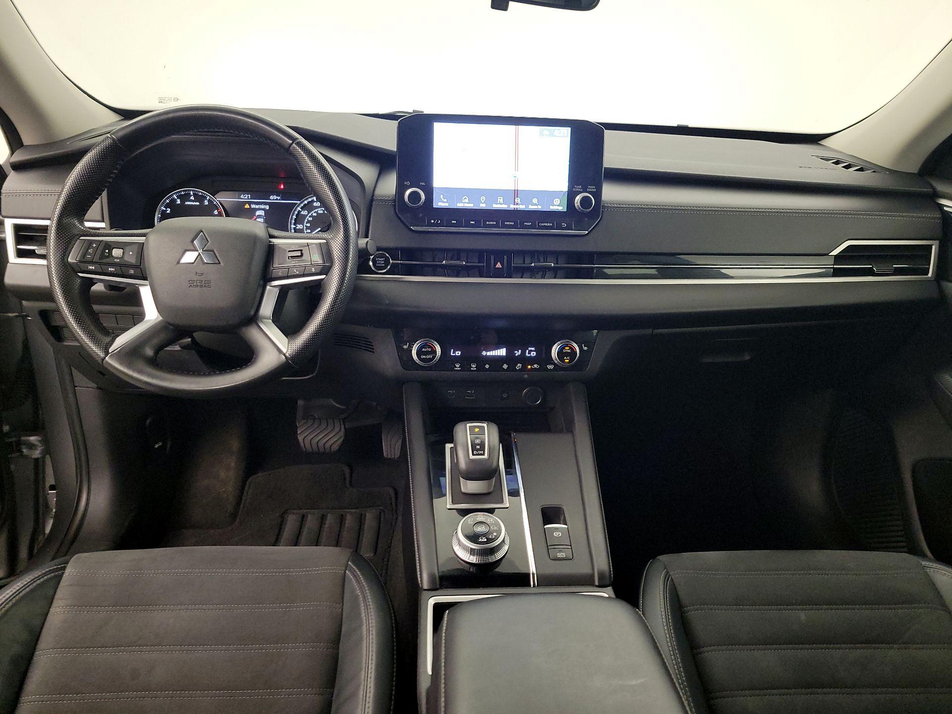 Thumbnail: 2022 Mitsubishi Outlander - 9